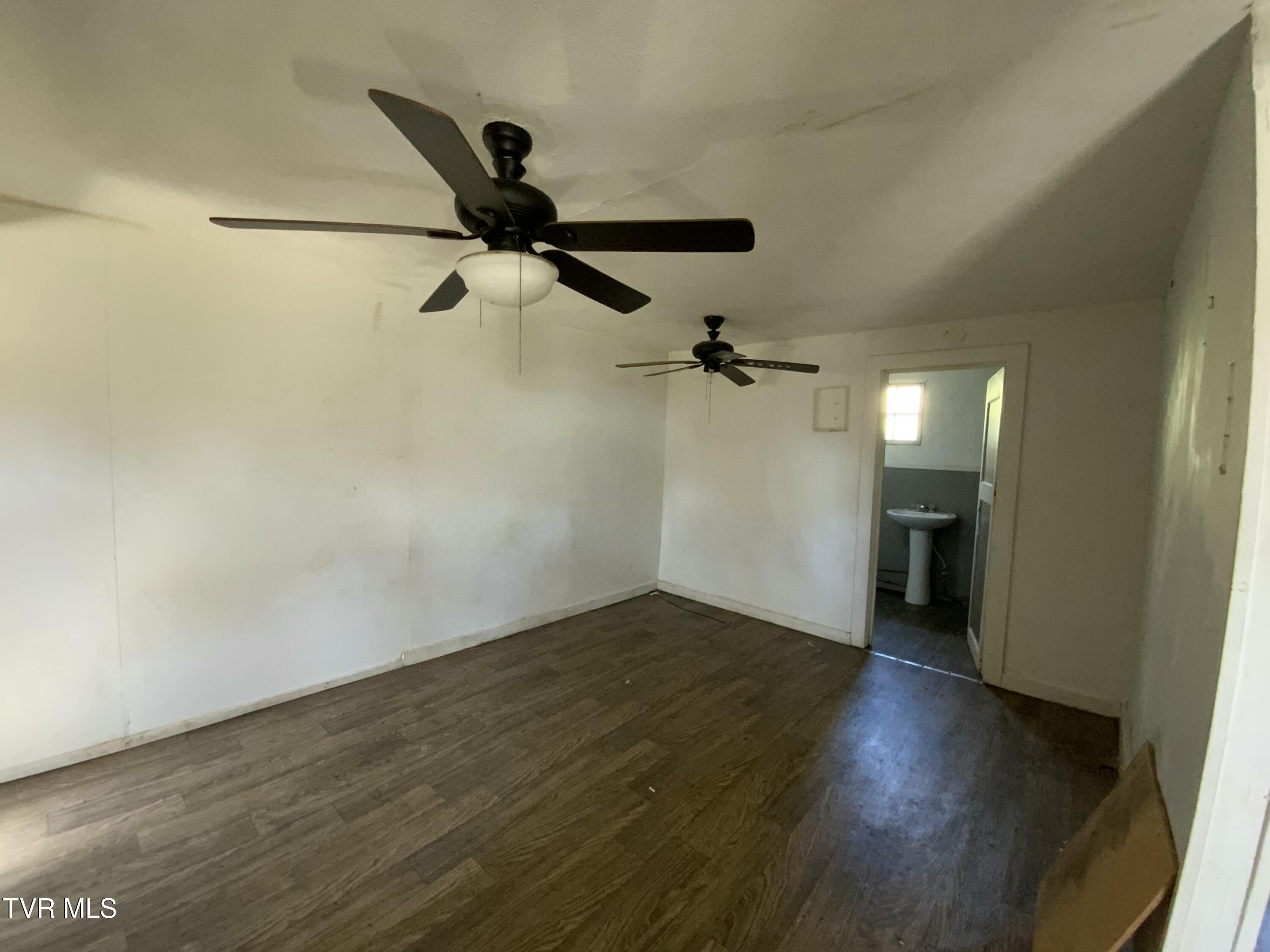229 235 Henard Road Property Photo 22