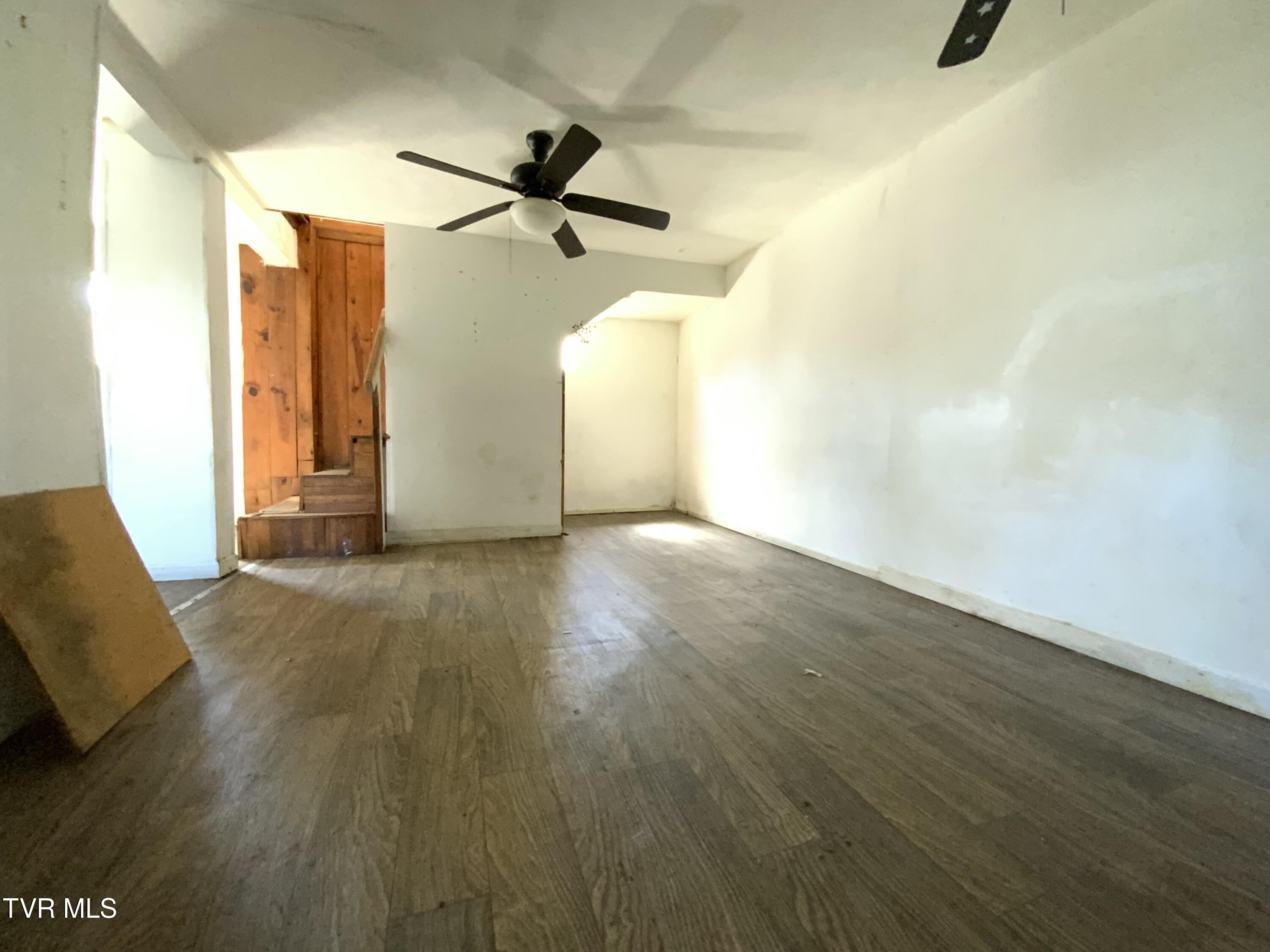 229 235 Henard Road Property Photo 35