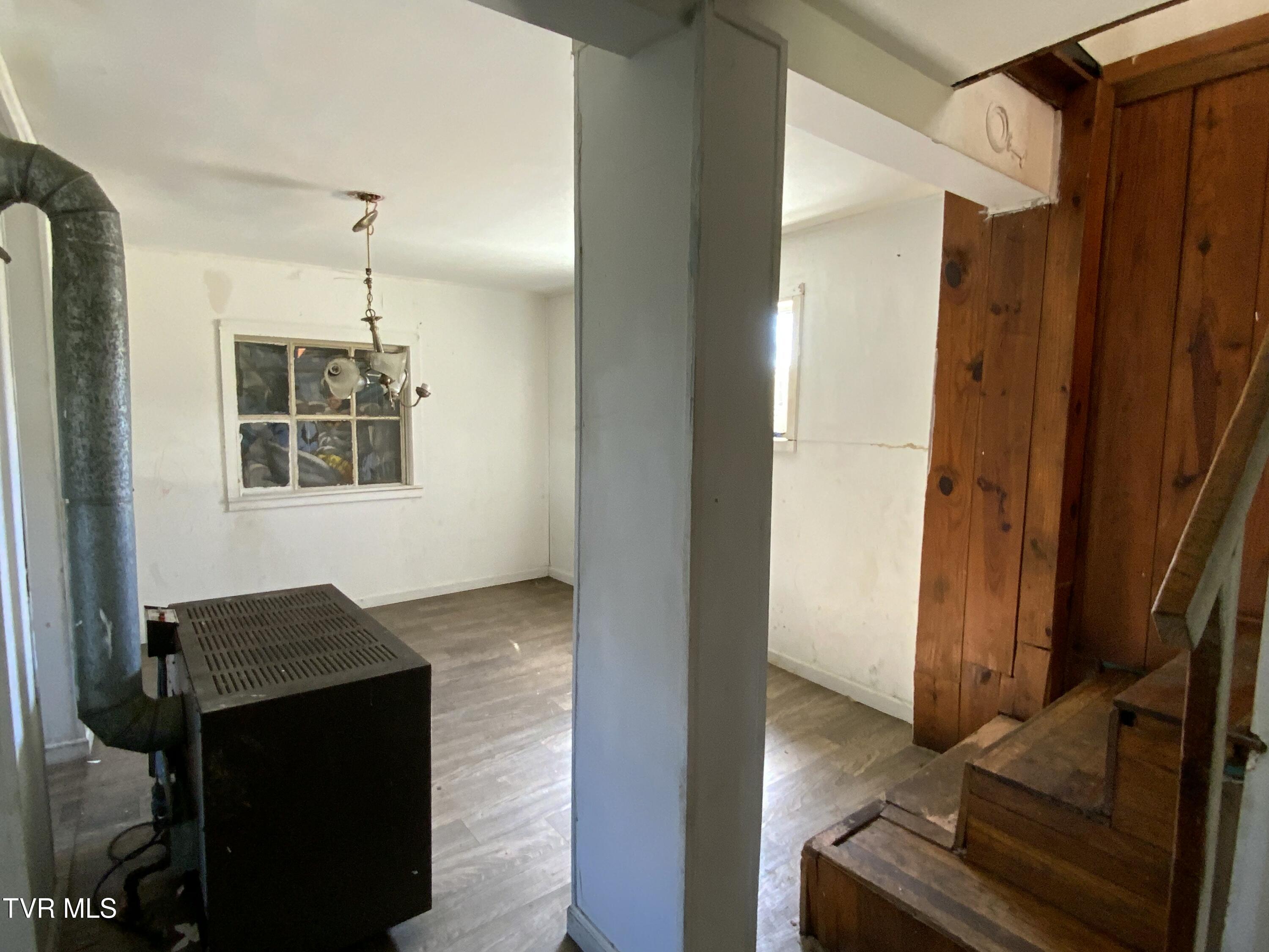229 235 Henard Road Property Photo 37