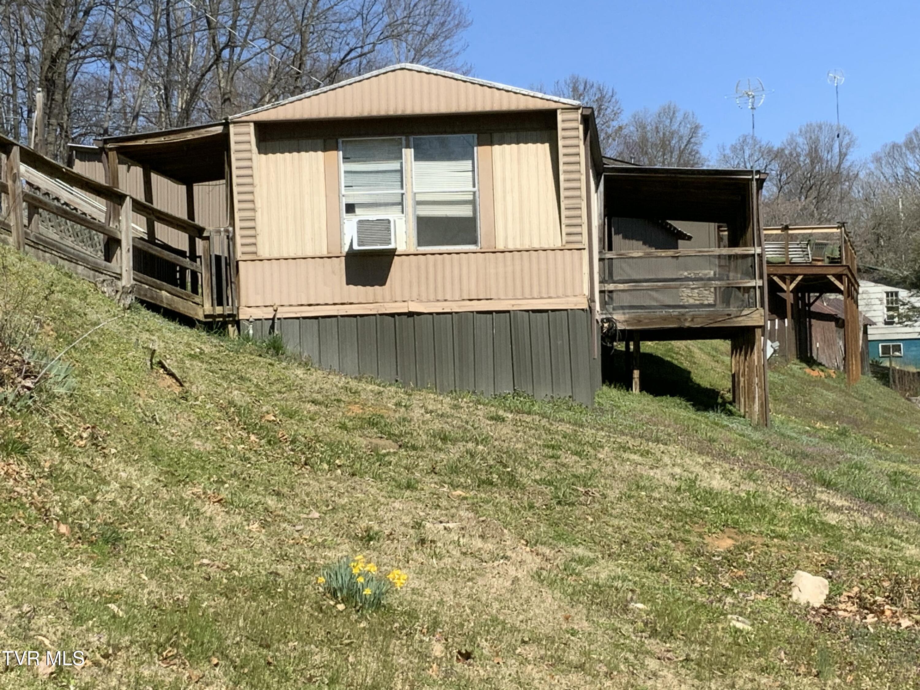 229 235 Henard Road Property Photo 44