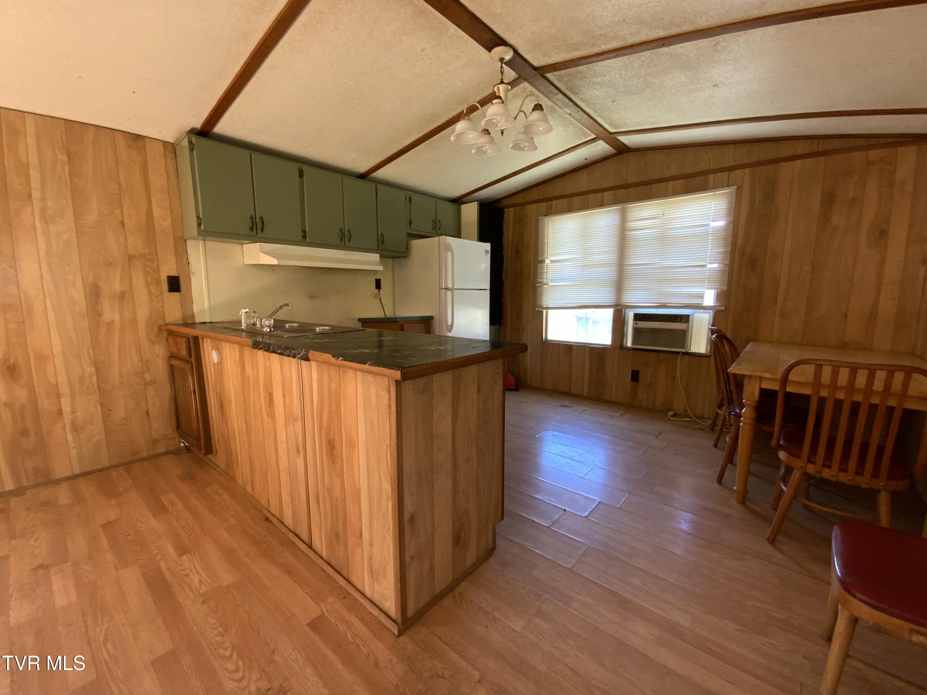 229 235 Henard Road Property Photo 48