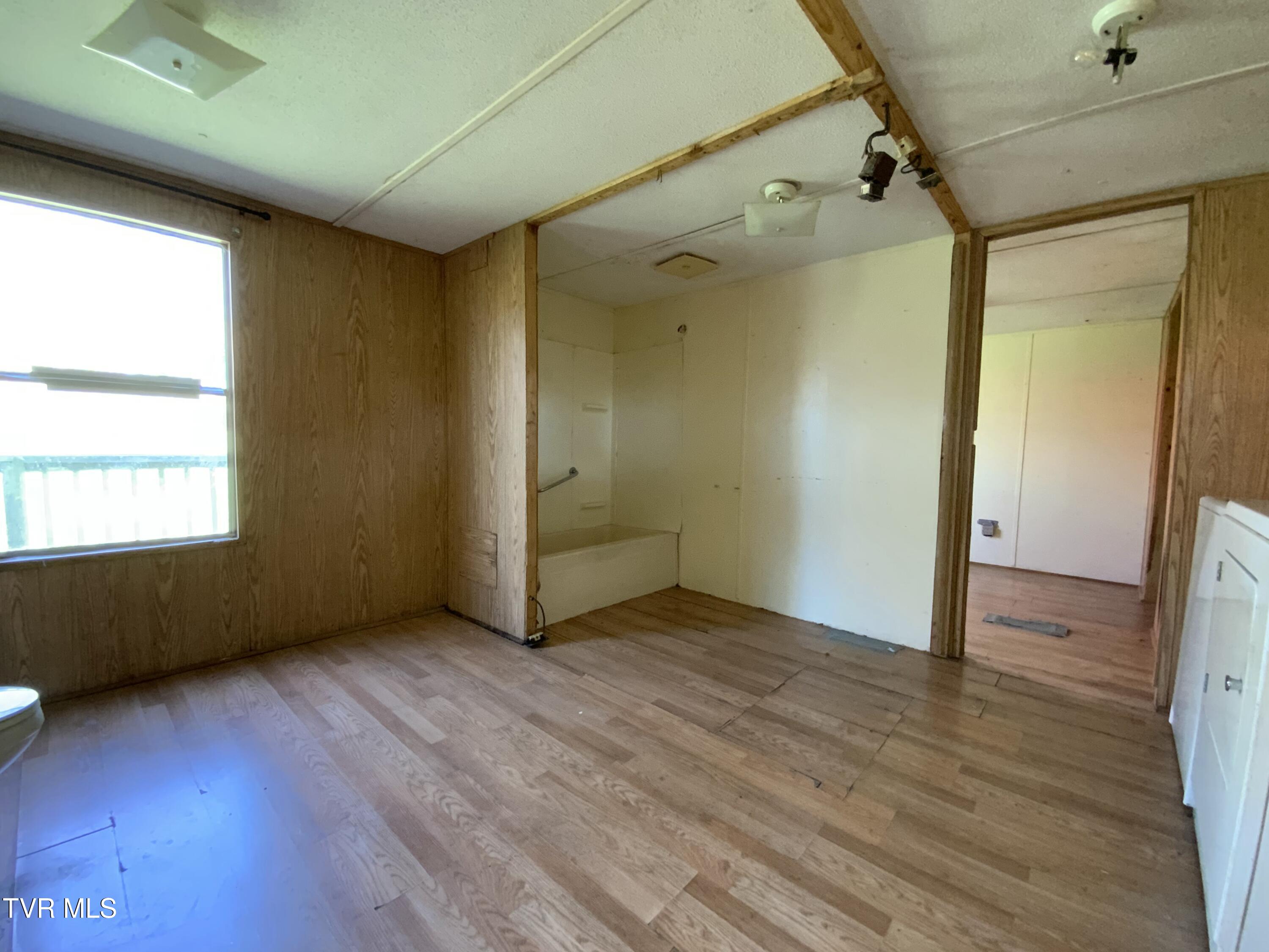 229 235 Henard Road Property Photo 51
