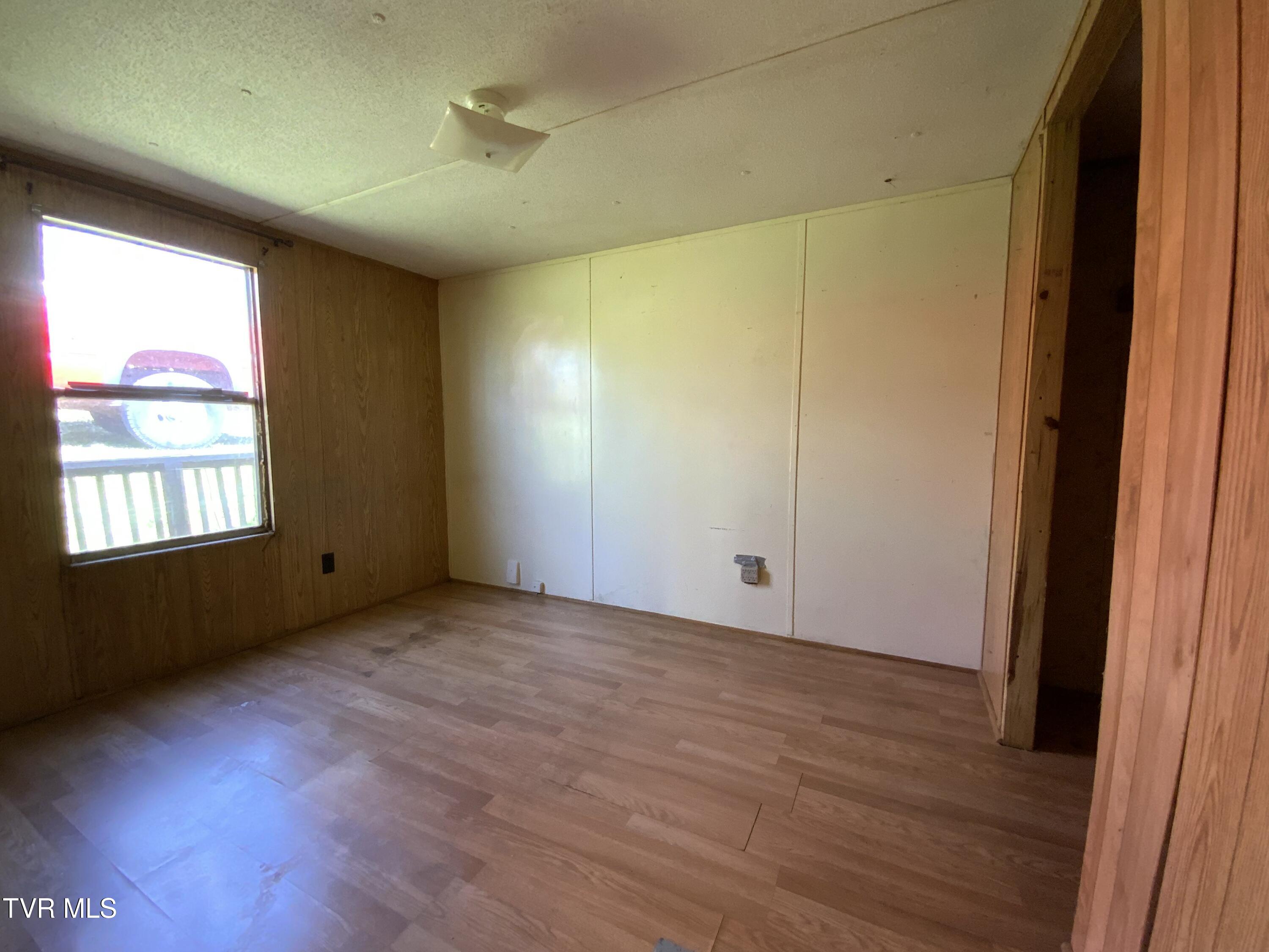 229 235 Henard Road Property Photo 52