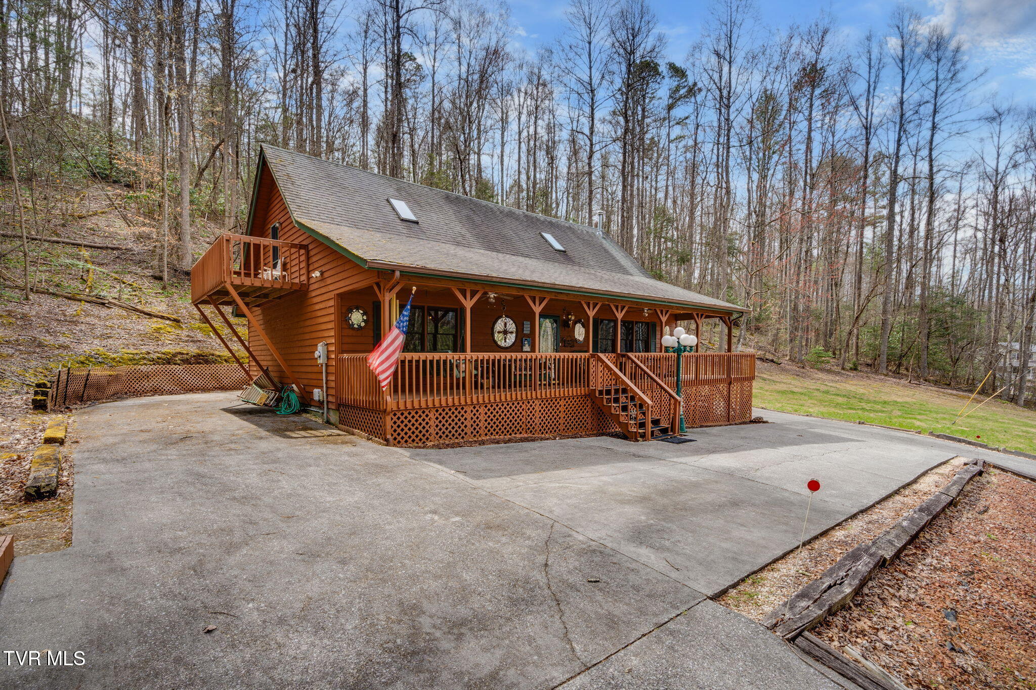 105 Laurel Road Property Photo 2