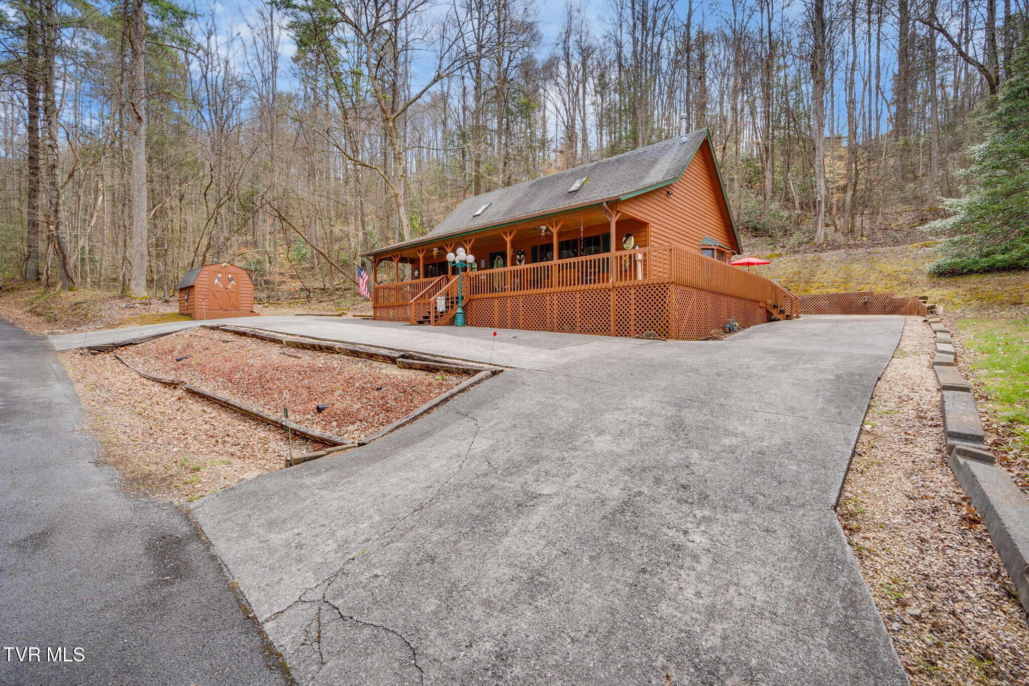 105 Laurel Road Property Photo 3
