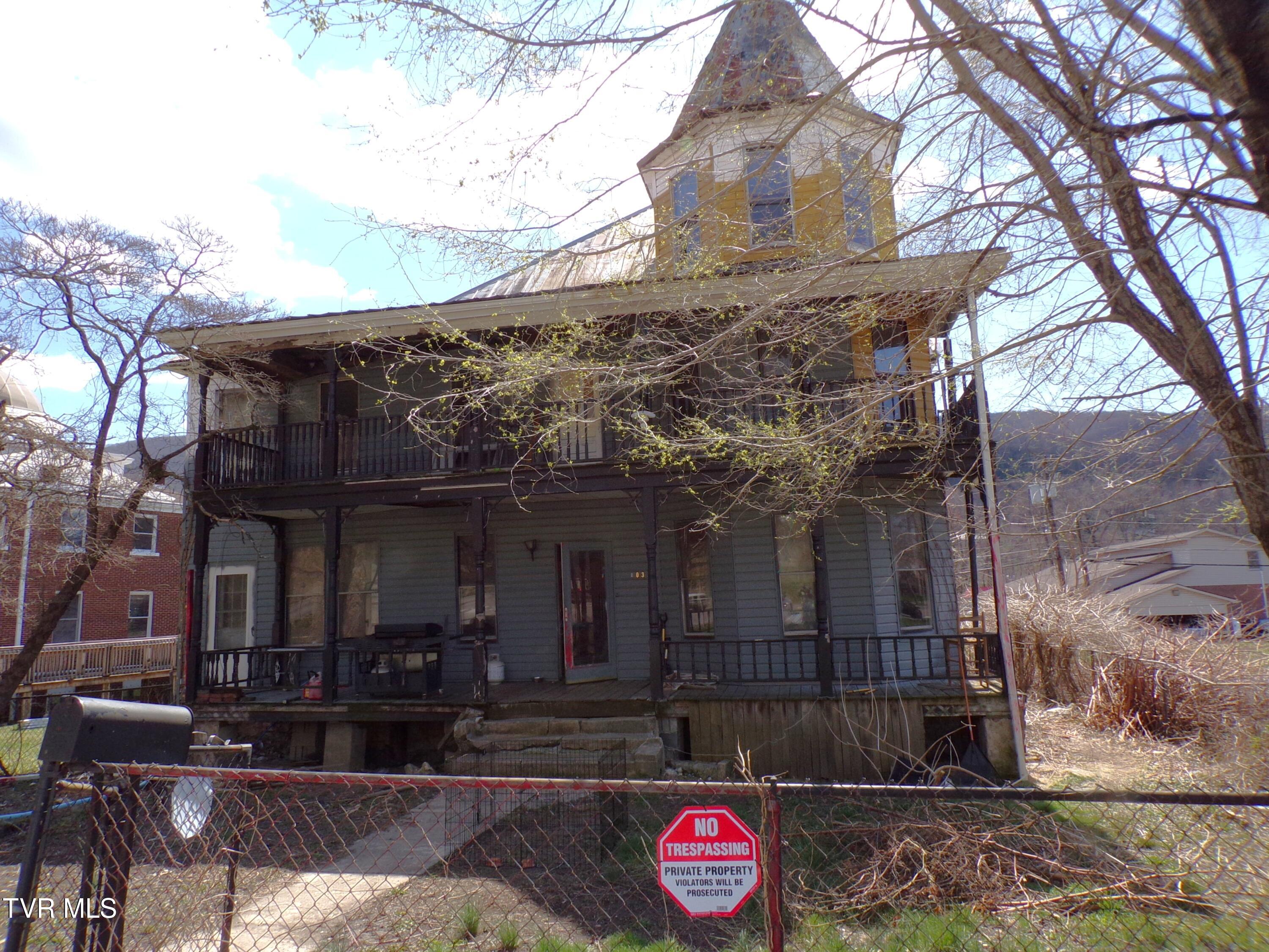 903 Northwest Virginia Avenue Property Photo