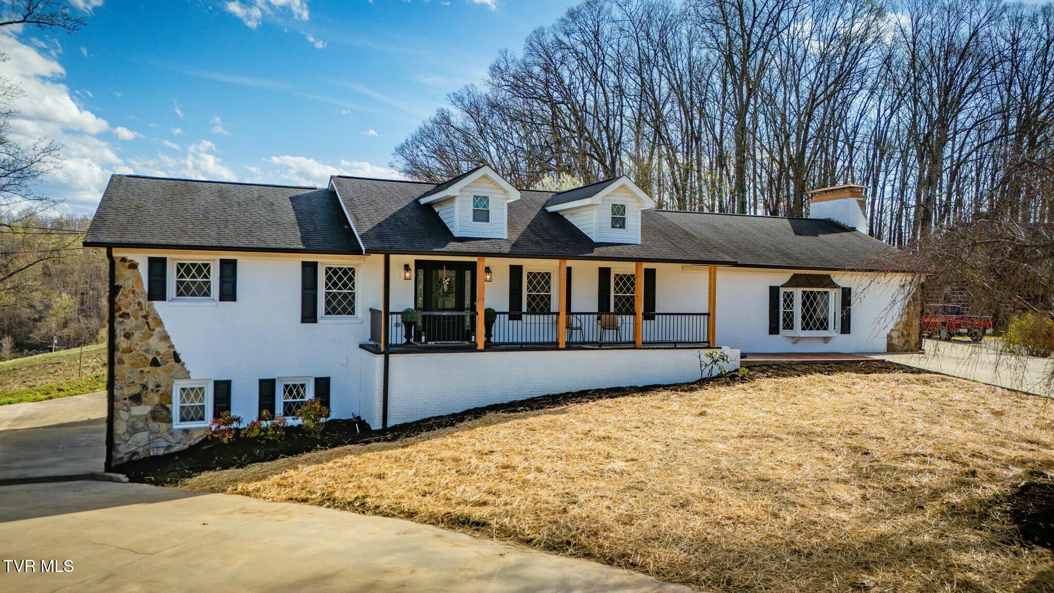 1120 Kinzer Lane Property Photo 1