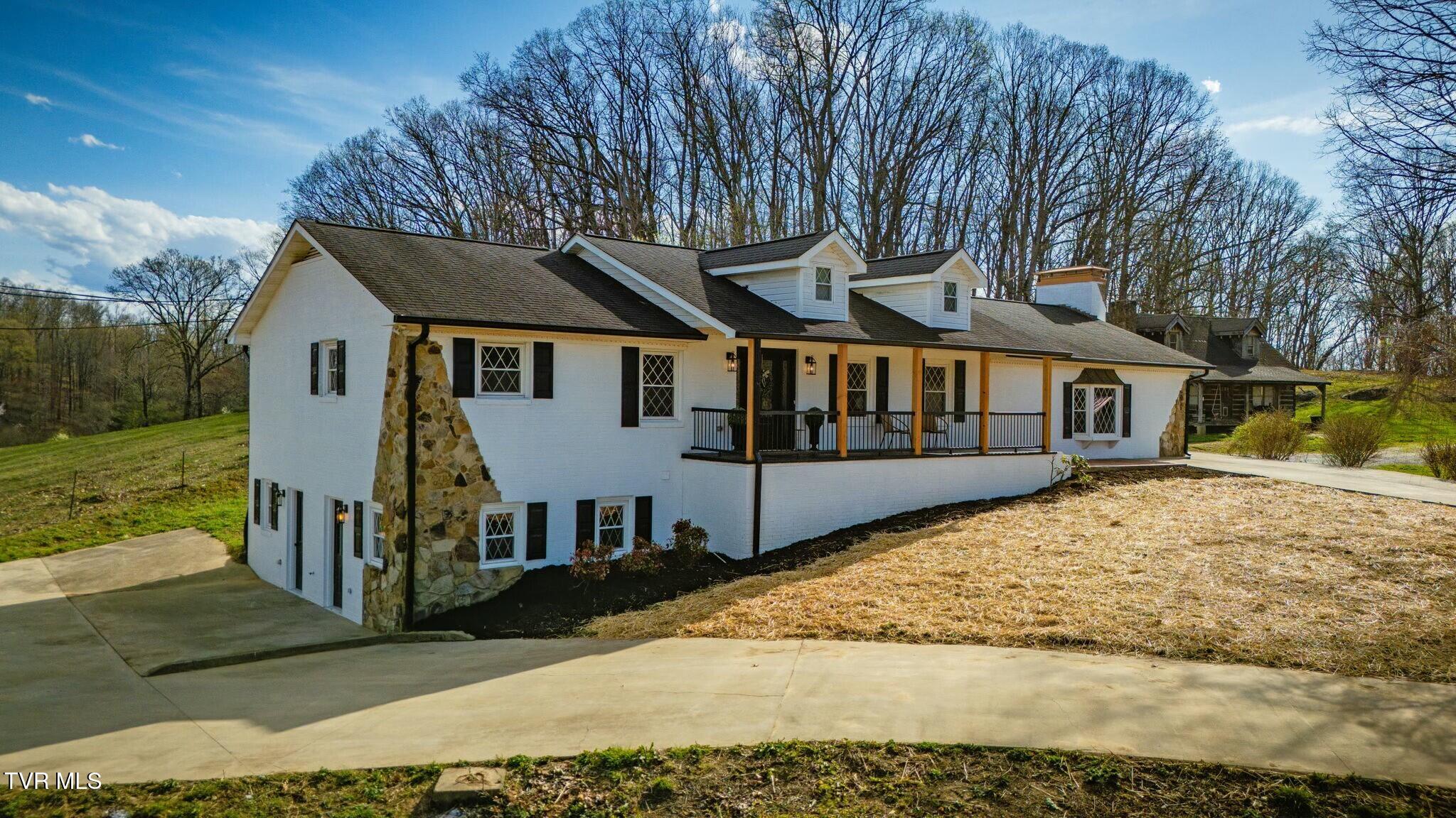 1120 Kinzer Lane Property Photo 2
