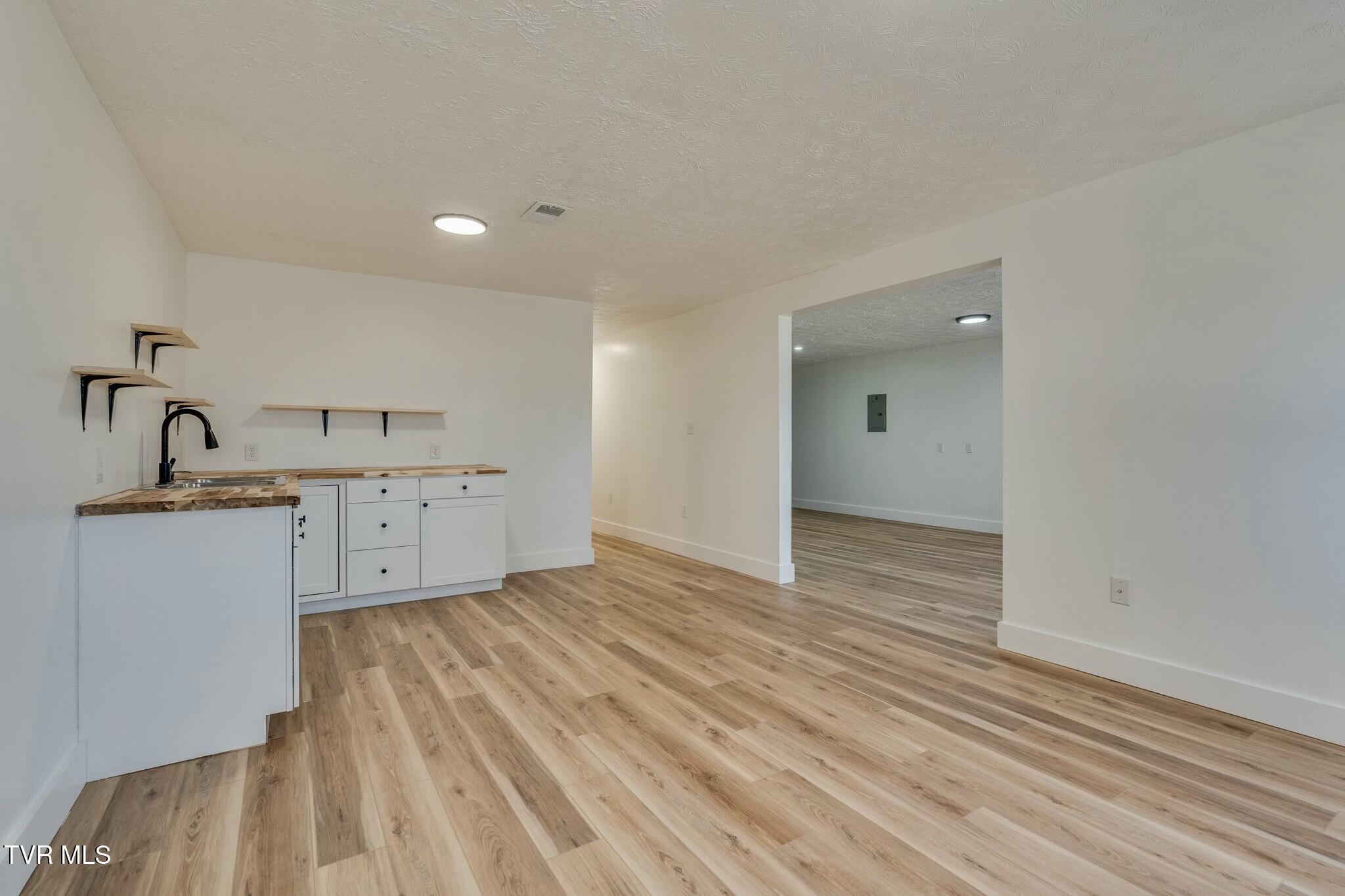 1120 Kinzer Lane Property Photo 32