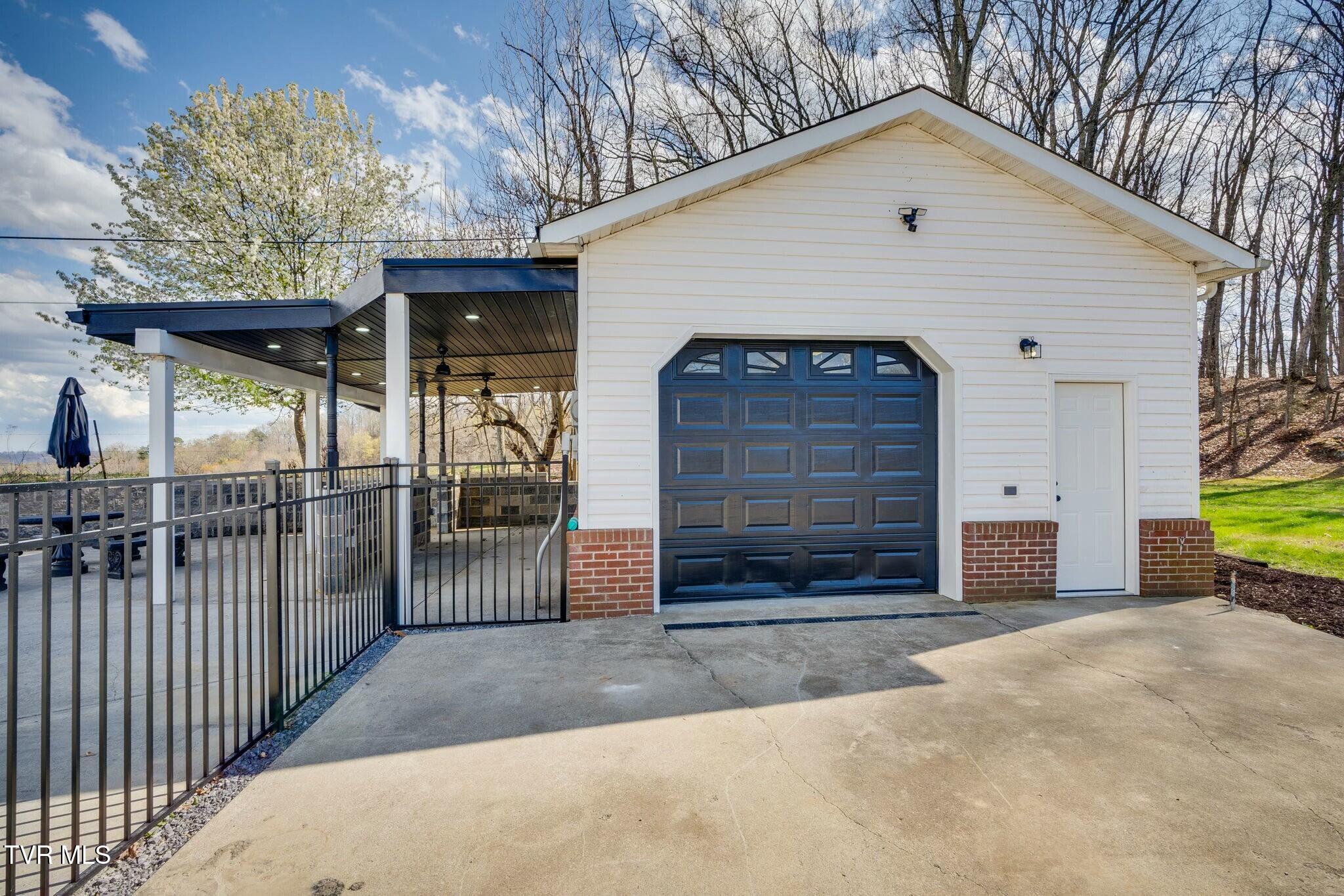 1120 Kinzer Lane Property Photo 42