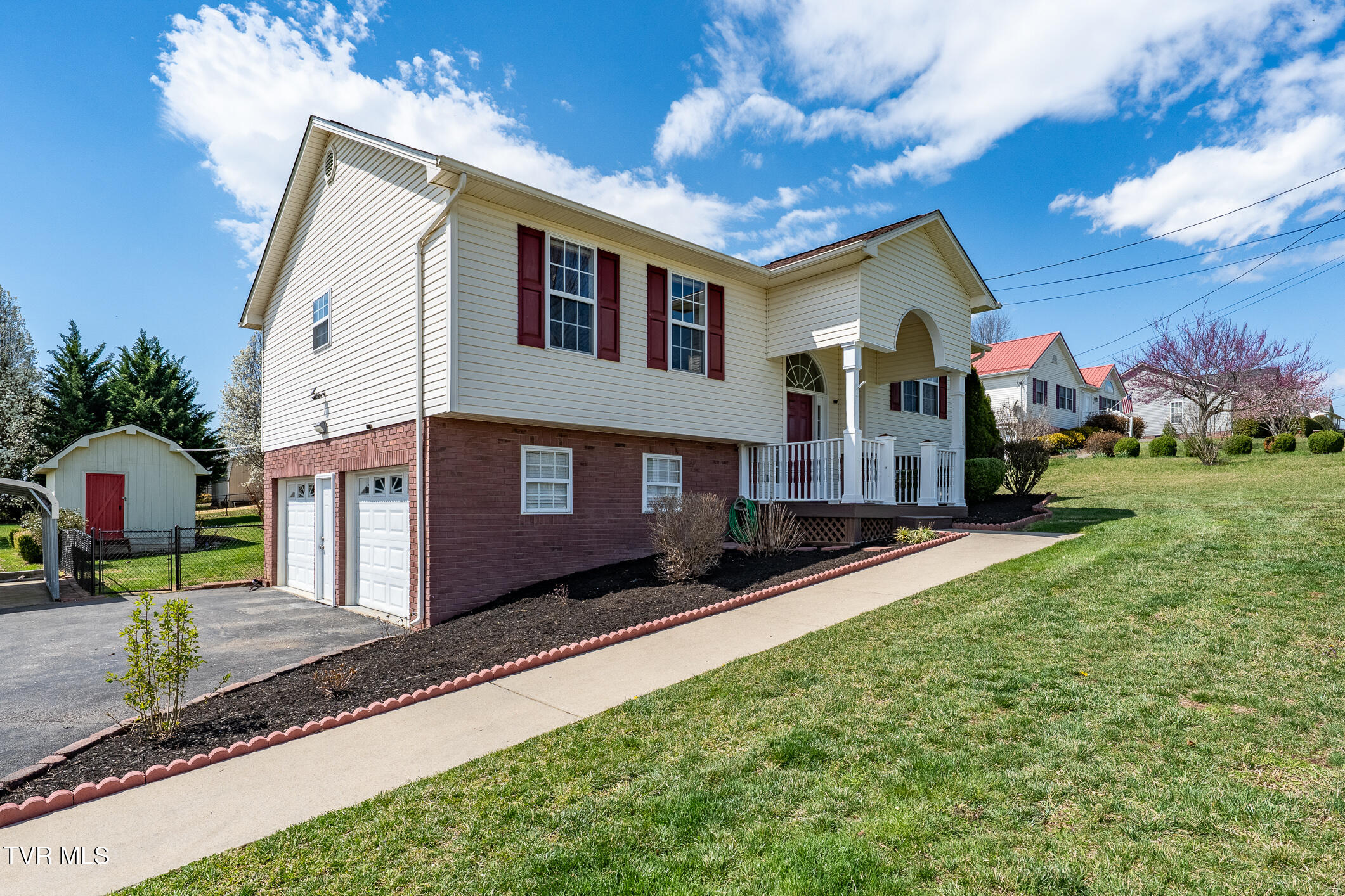 118 Butterfly Court Property Photo 3