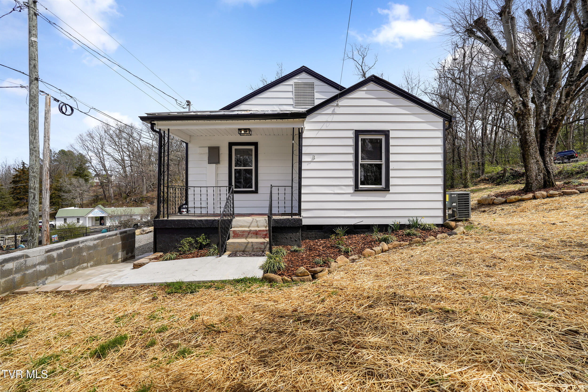 620 North Irish Street Property Photo 1