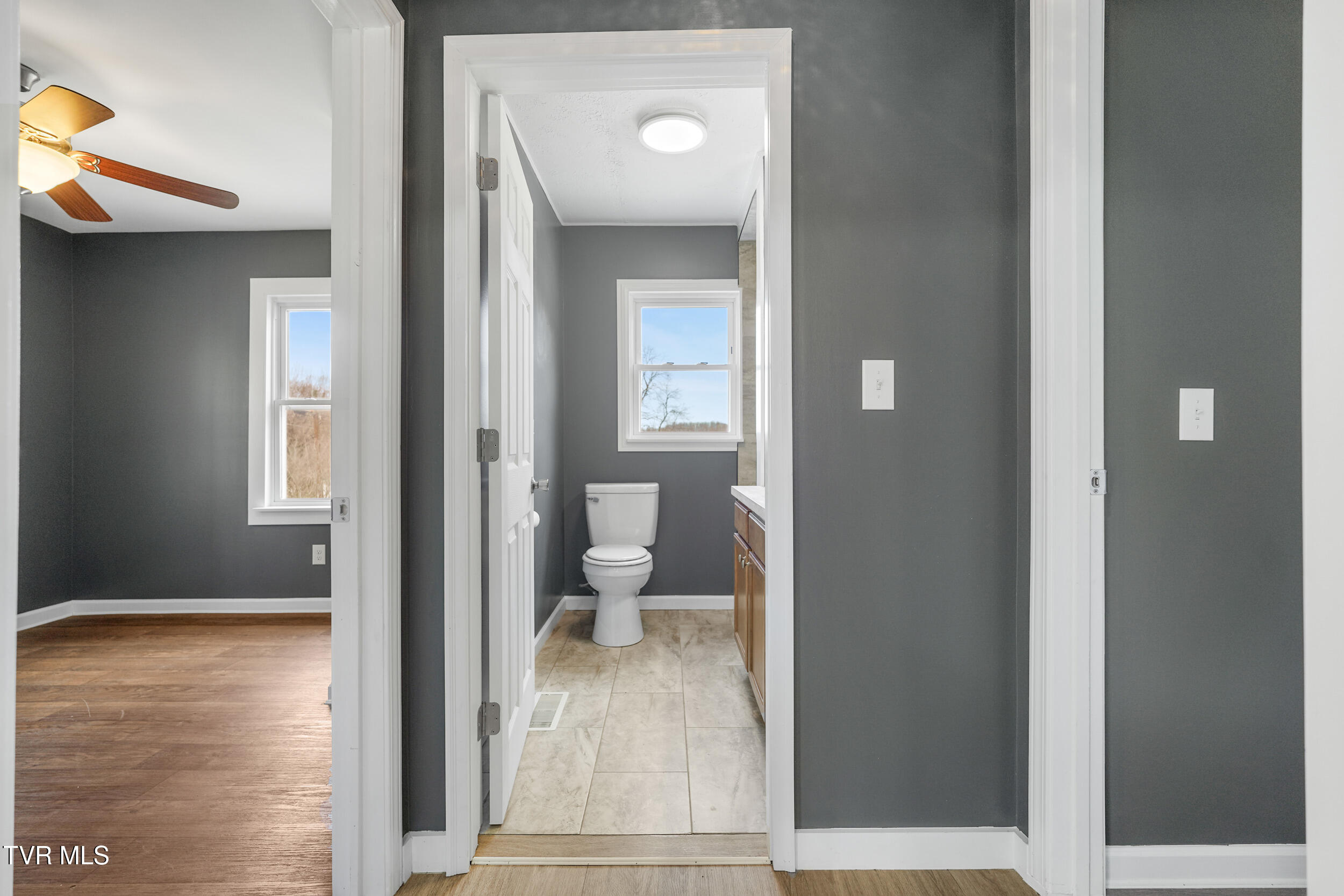 620 North Irish Street Property Photo 11