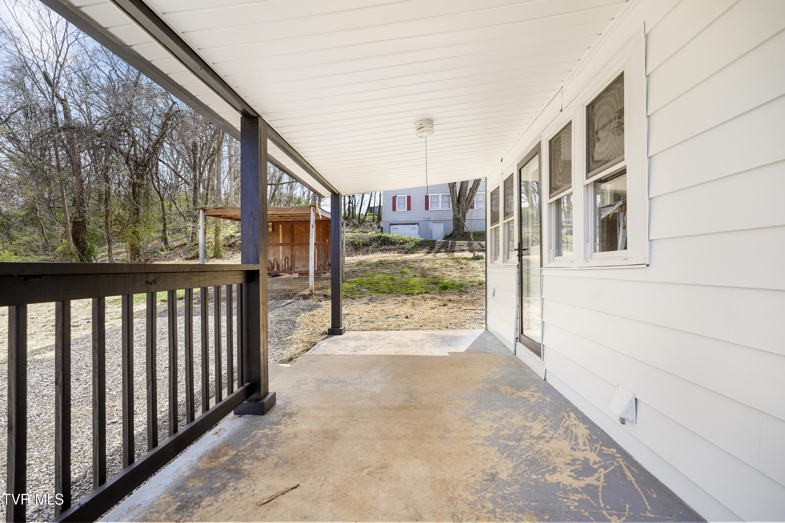 620 North Irish Street Property Photo 18