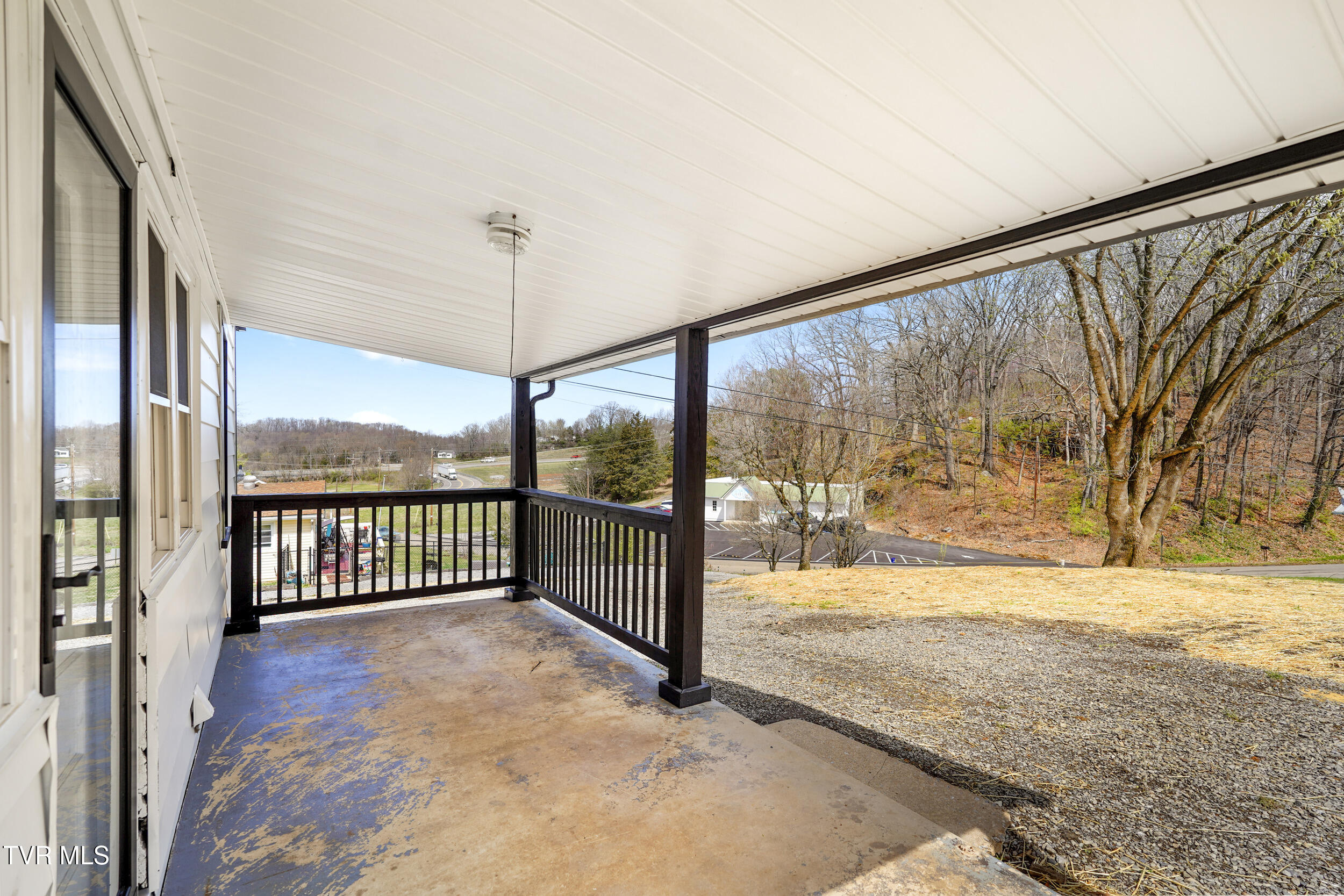 620 North Irish Street Property Photo 19