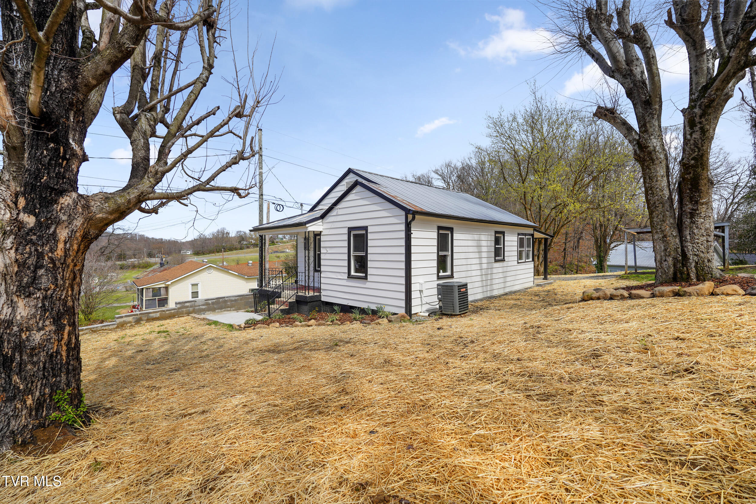 620 North Irish Street Property Photo 22