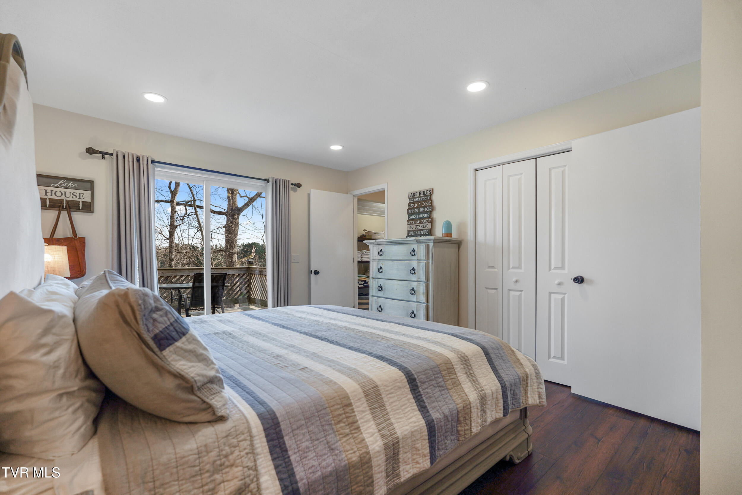 5060 Lake Forest Drive Property Photo 28