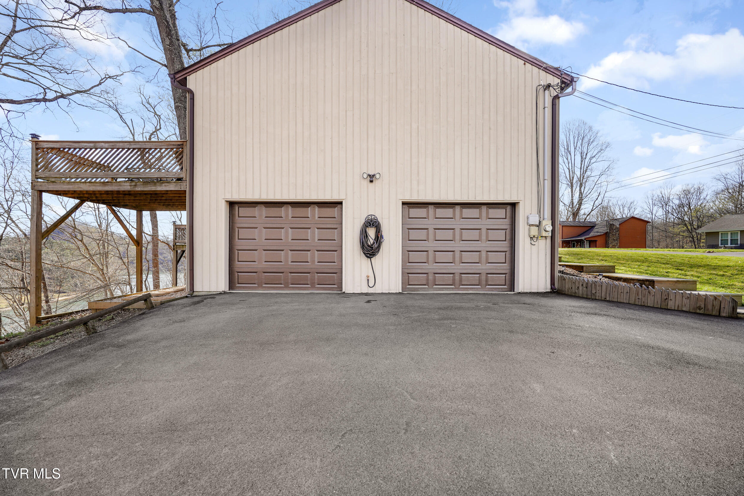 5060 Lake Forest Drive Property Photo 37