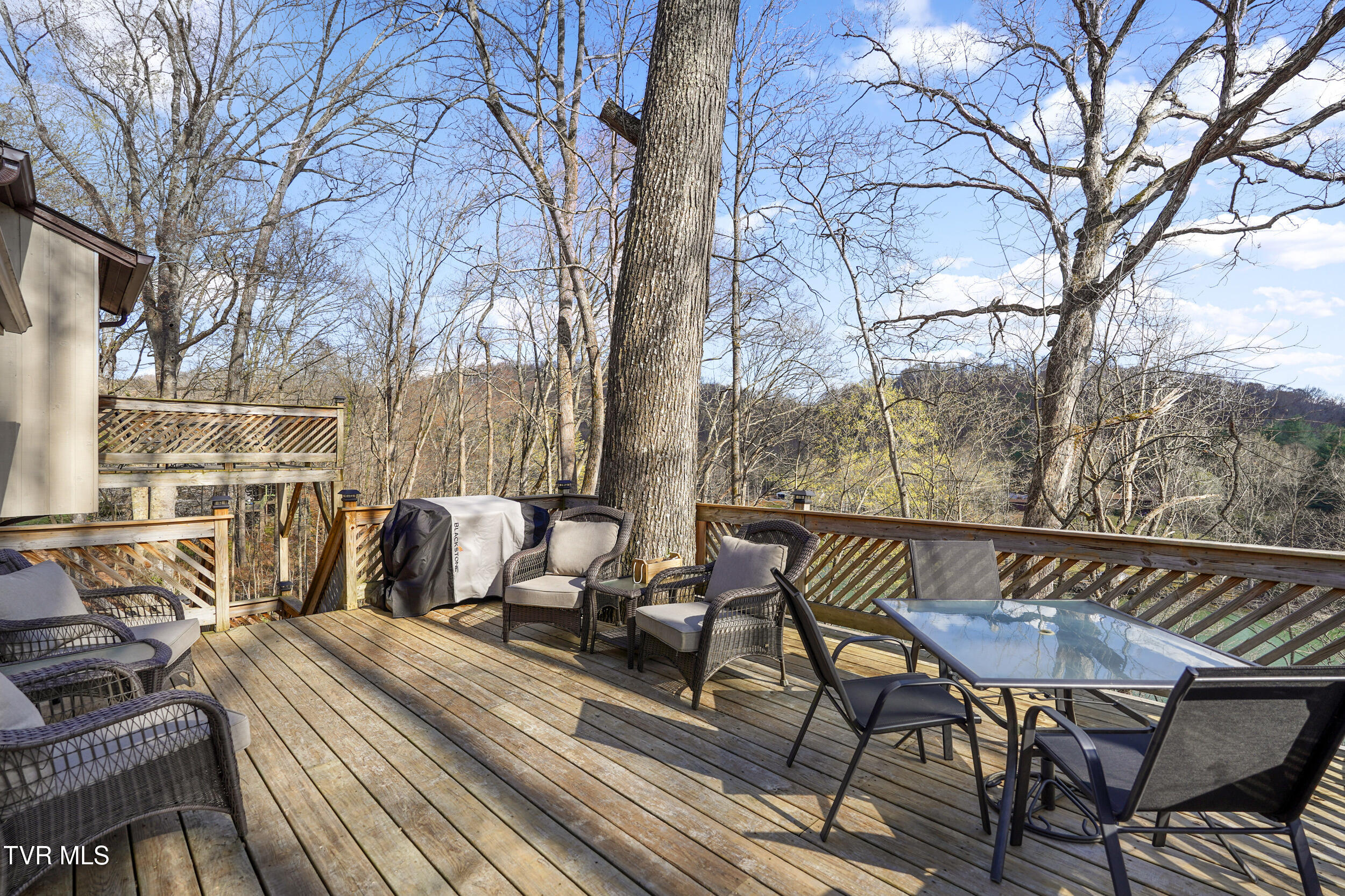 5060 Lake Forest Drive Property Photo 39