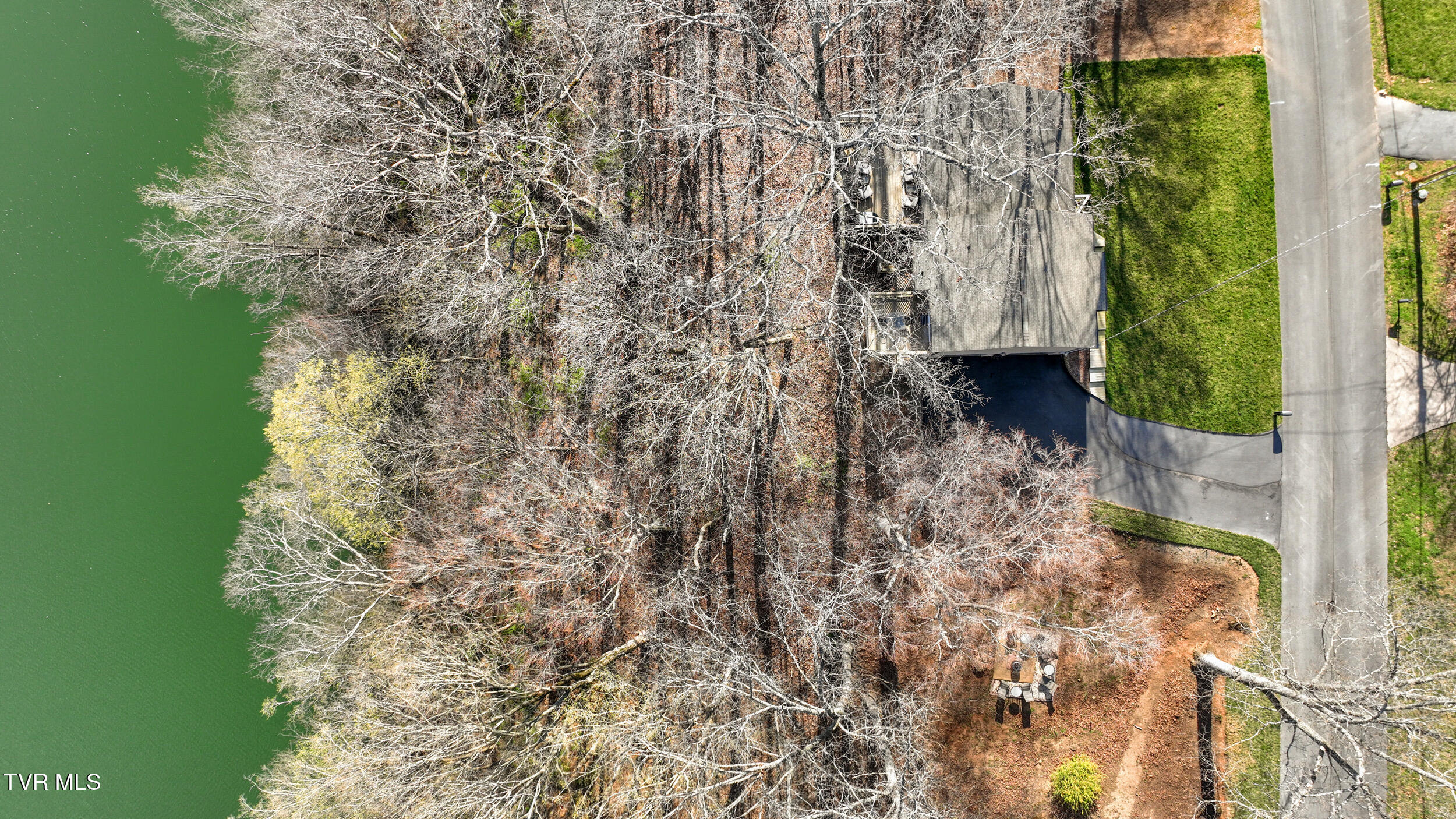 5060 Lake Forest Drive Property Photo 44