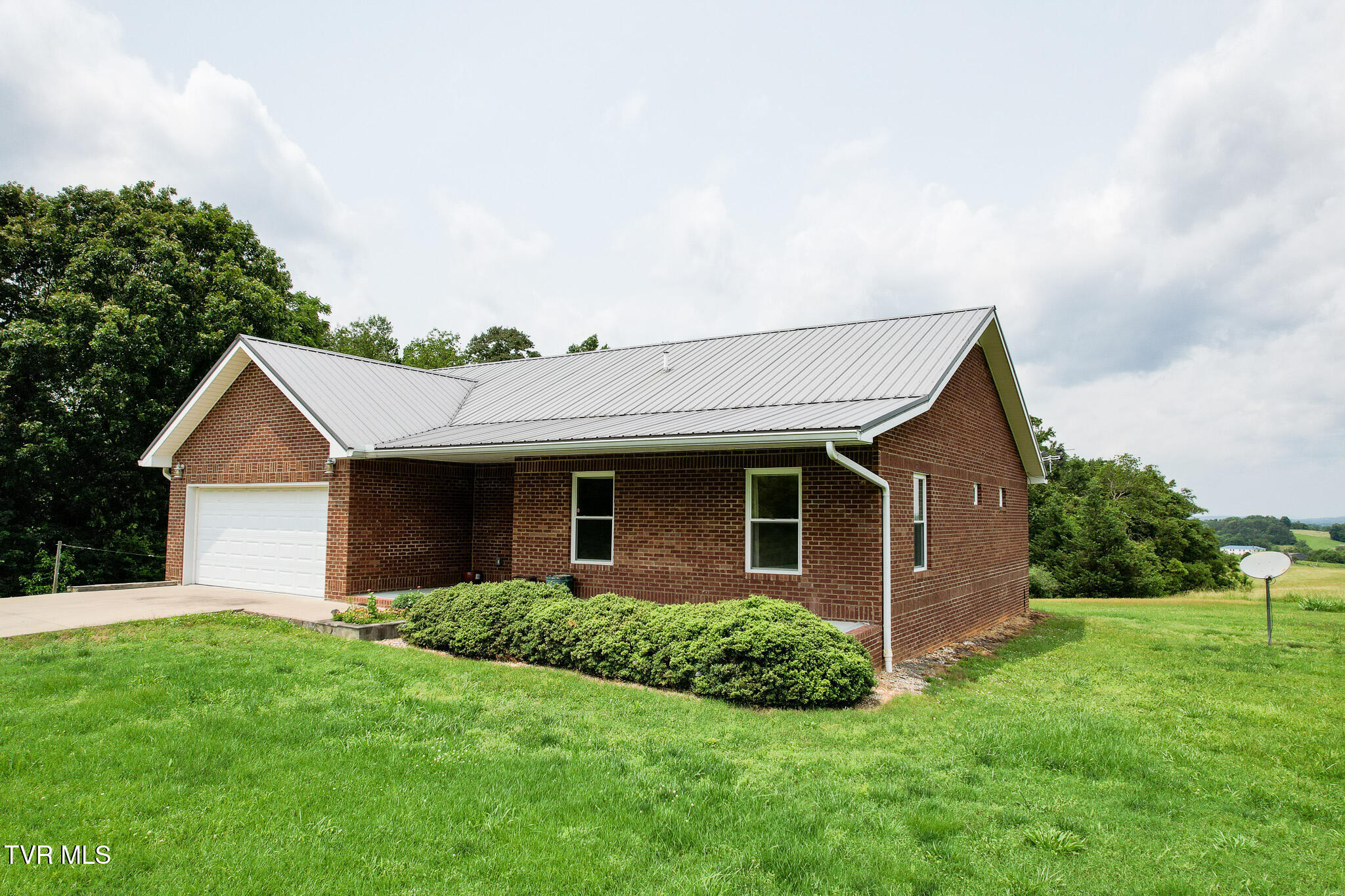 872 Doyle Davis Road Property Photo 1