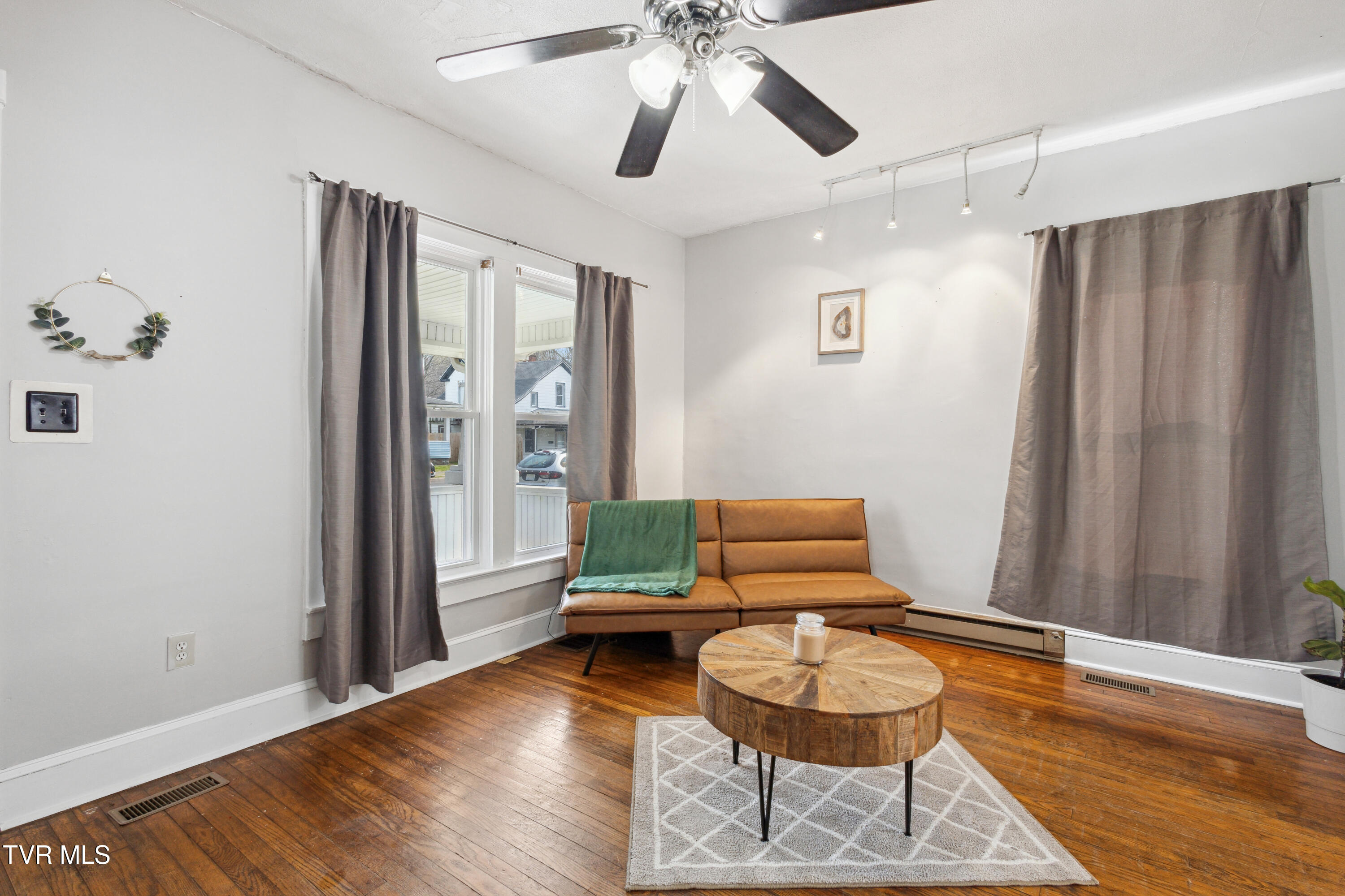102 West Locust Street Property Photo 5