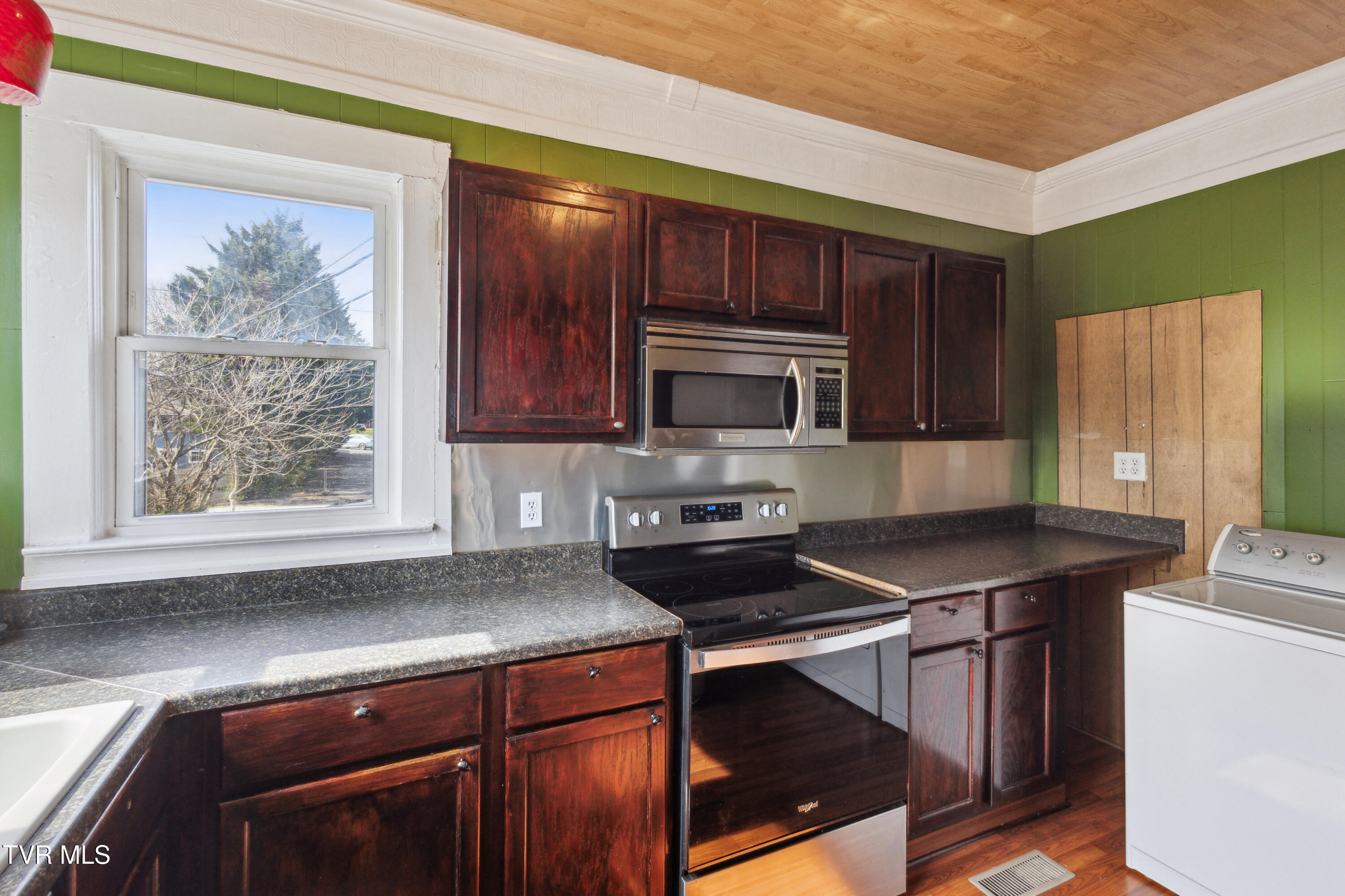102 West Locust Street Property Photo 13