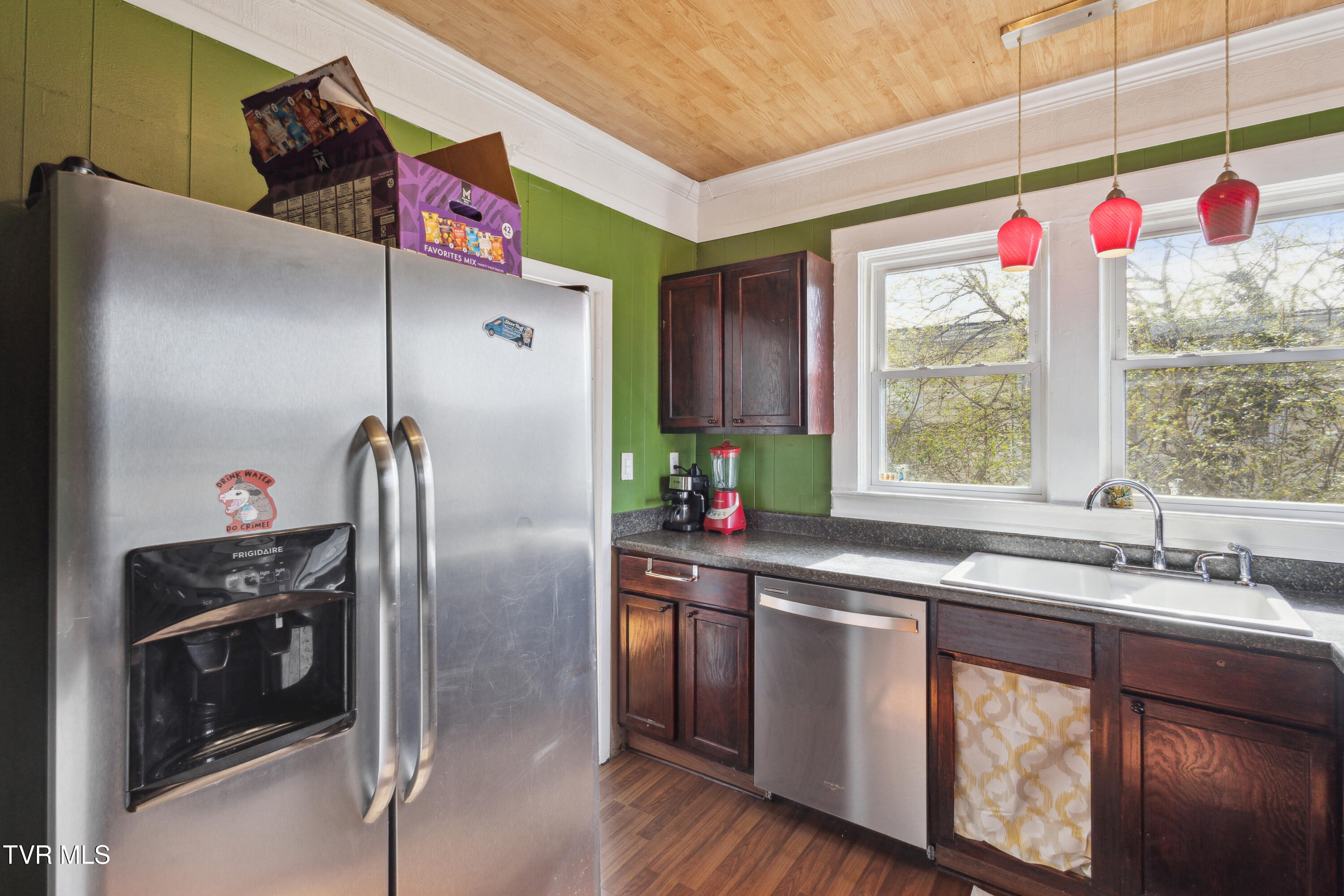 102 West Locust Street Property Photo 14