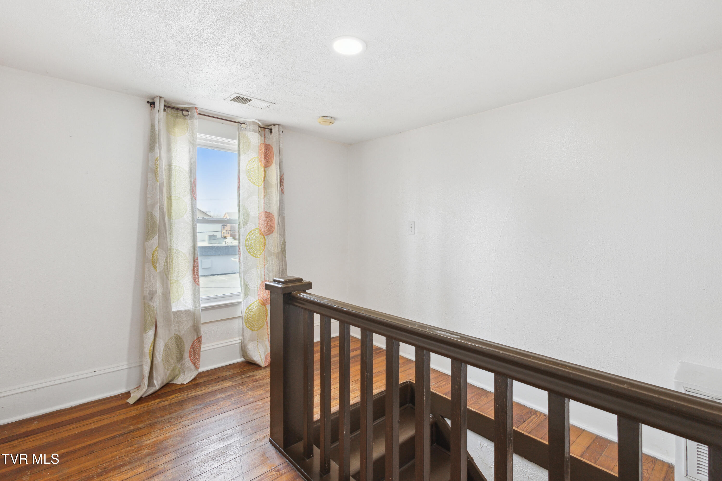 102 West Locust Street Property Photo 20