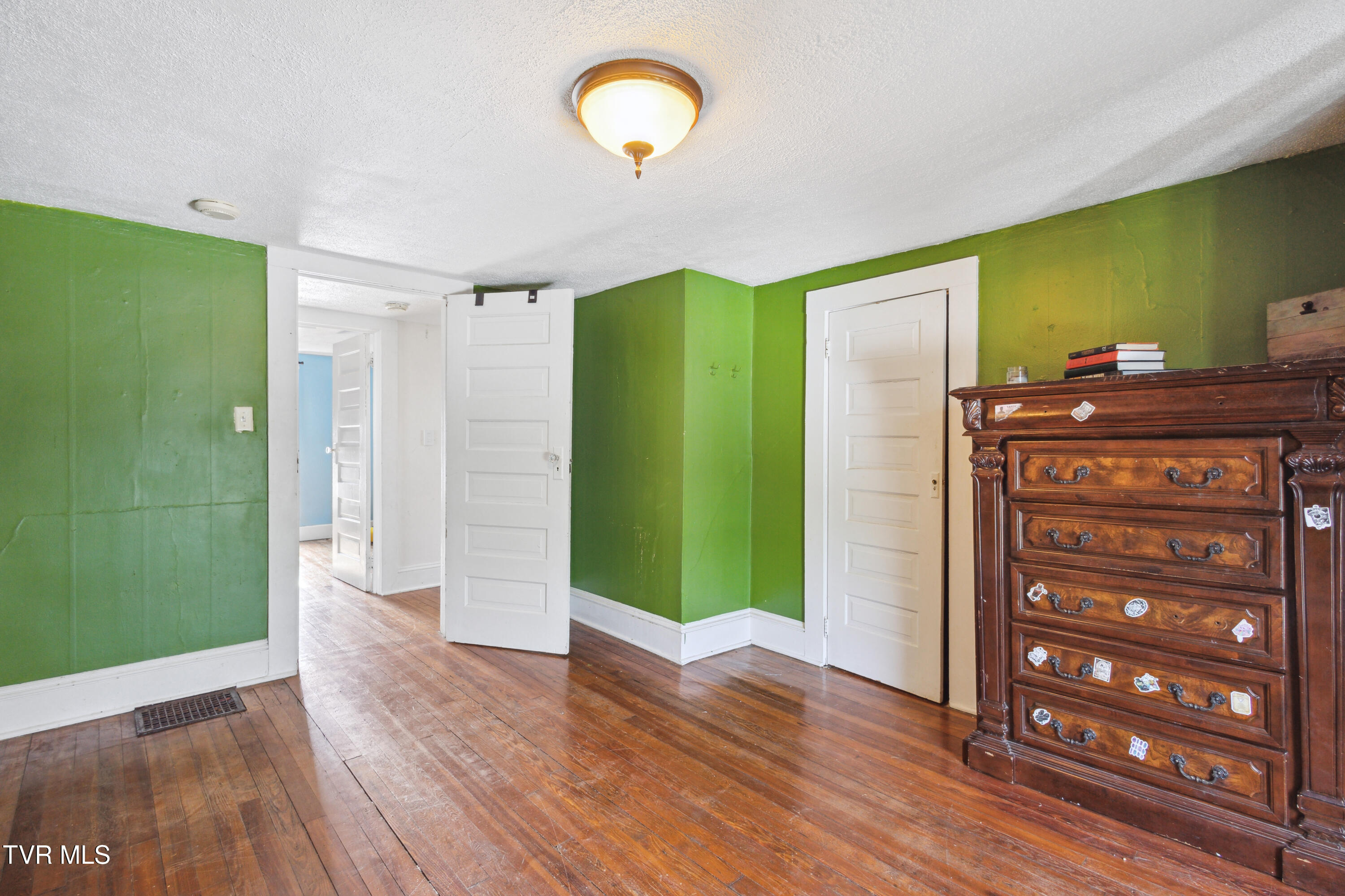 102 West Locust Street Property Photo 25