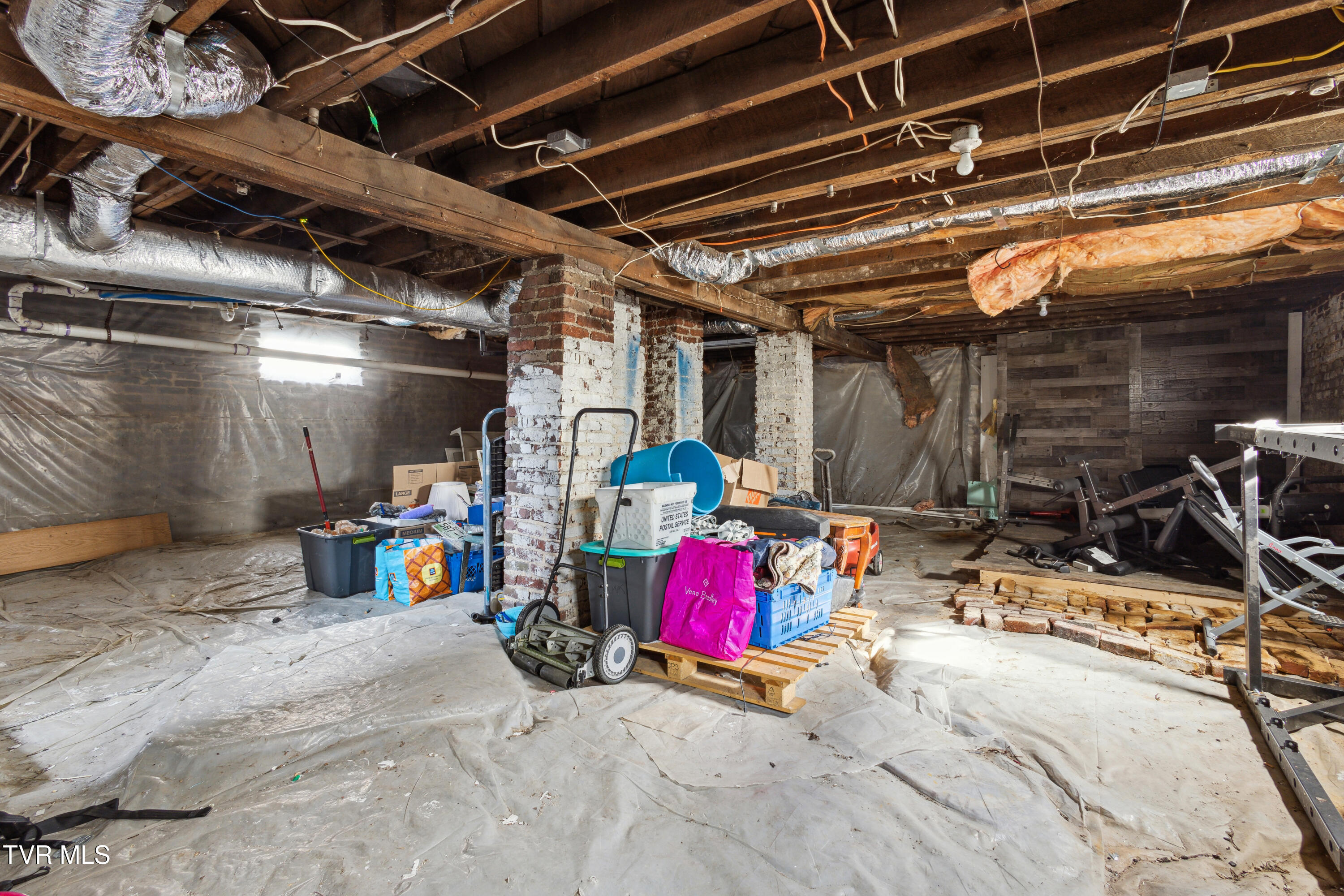 102 West Locust Street Property Photo 28
