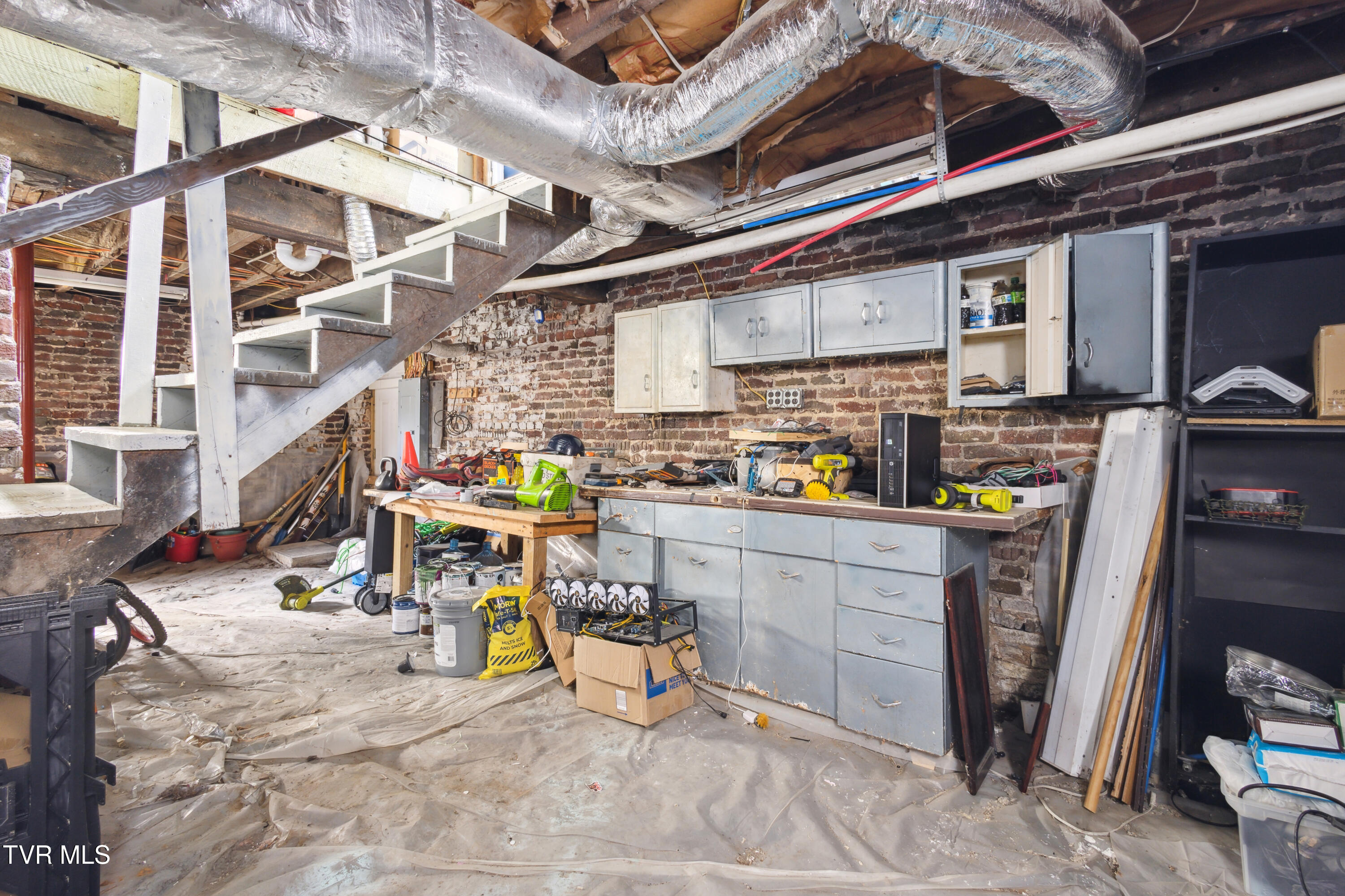 102 West Locust Street Property Photo 29