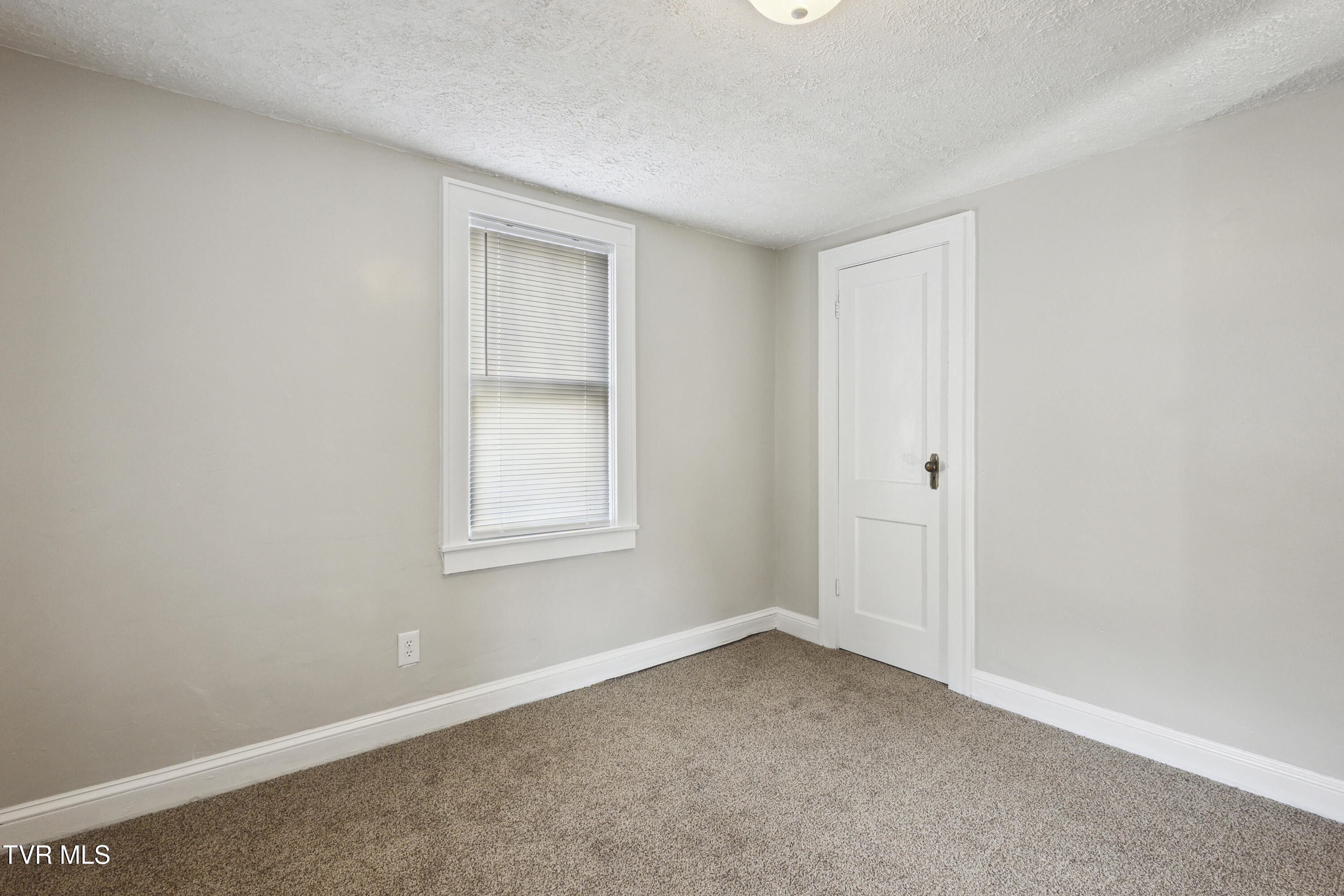 2914 Bay St Property Photo 11