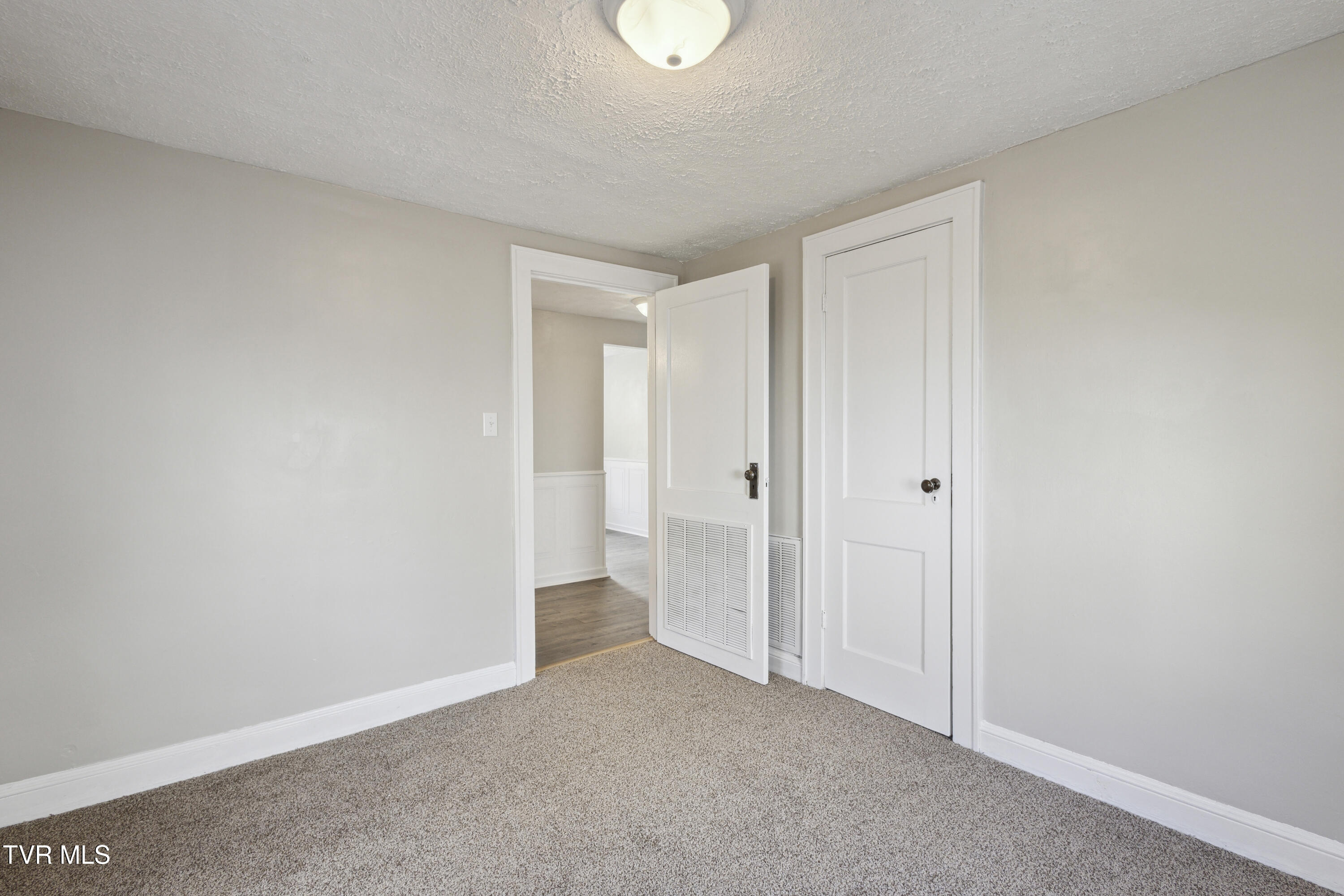 2914 Bay St Property Photo 15
