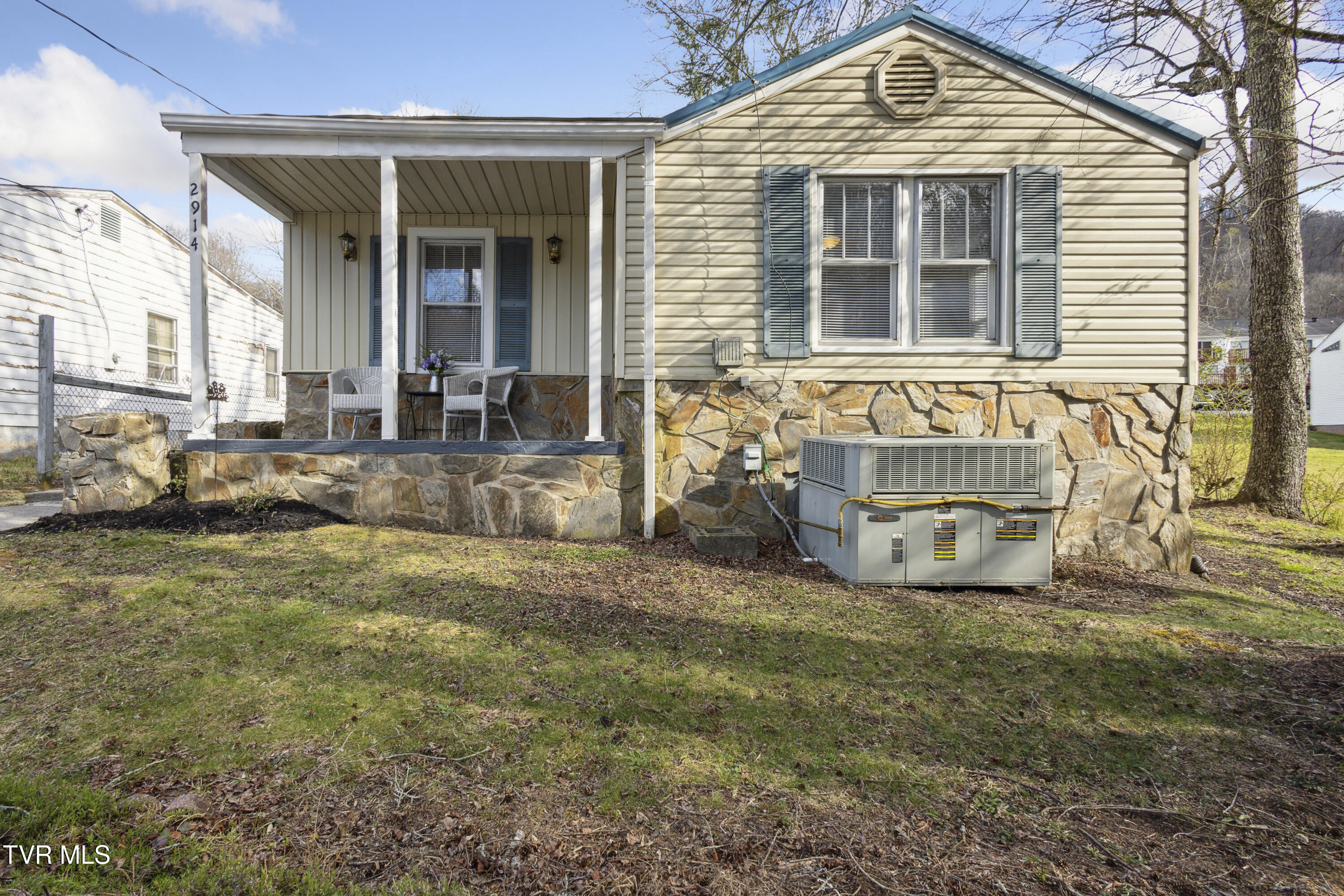 2914 Bay St Property Photo 22