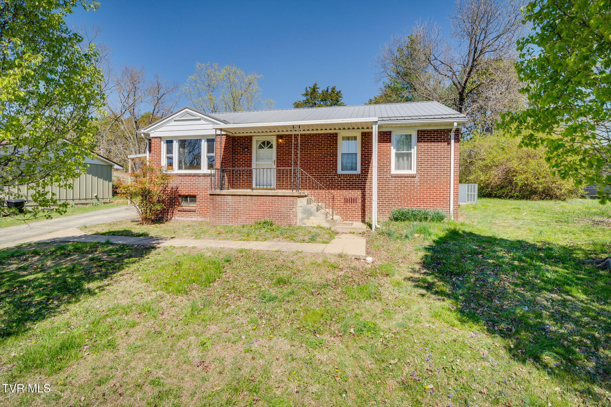 24 Greenway Street Property Photo 2