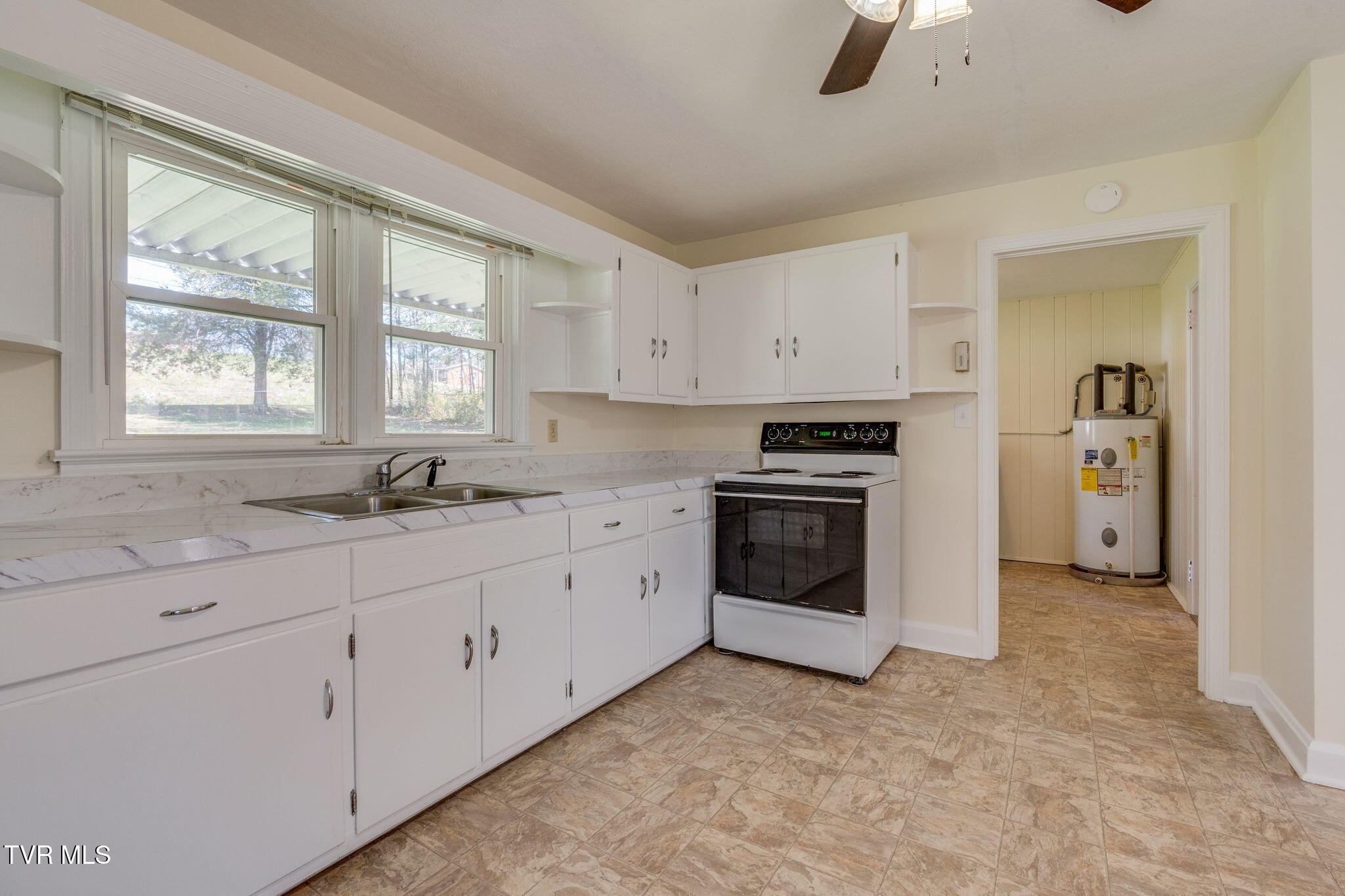 24 Greenway Street Property Photo 10