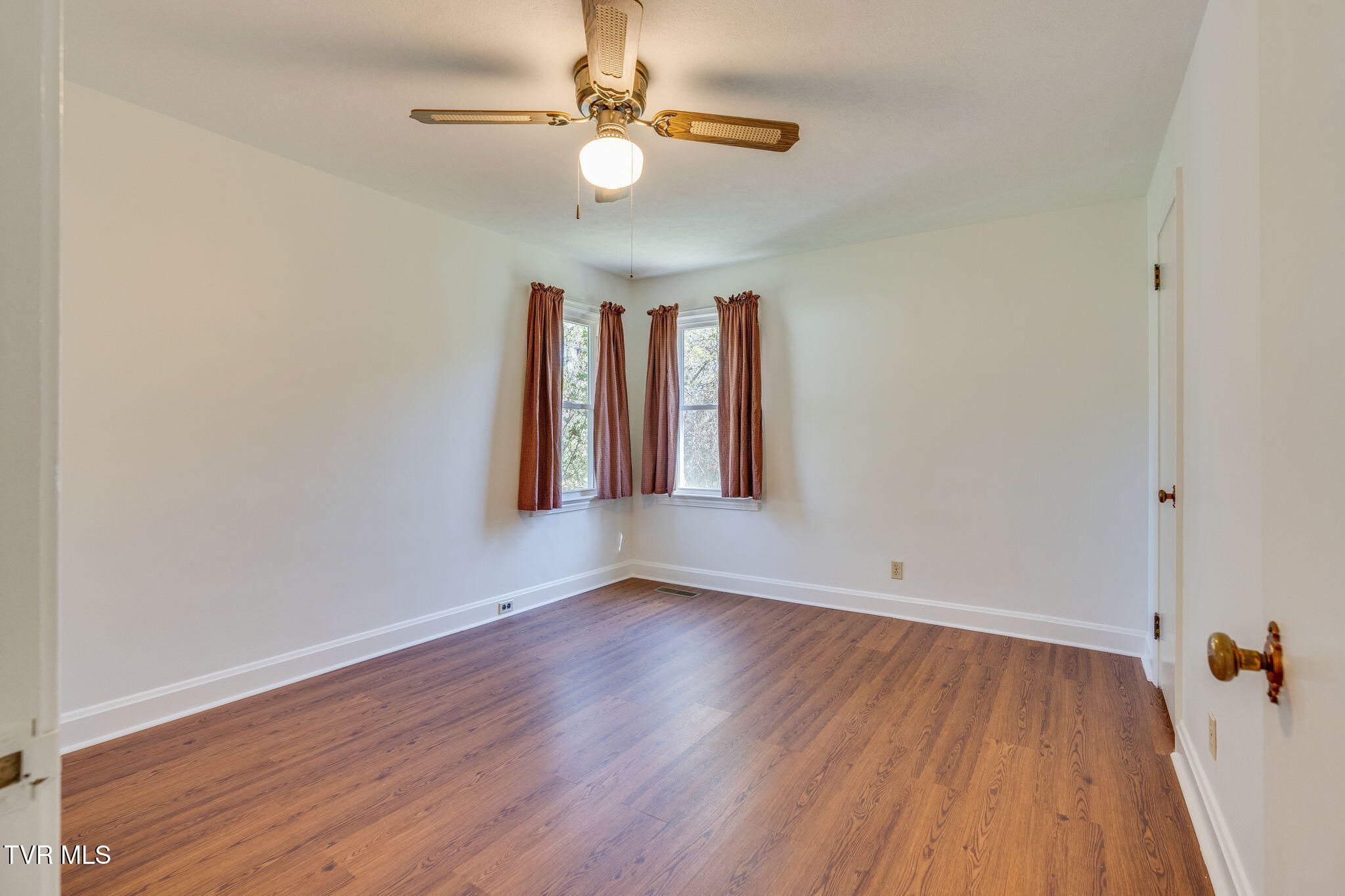 24 Greenway Street Property Photo 12