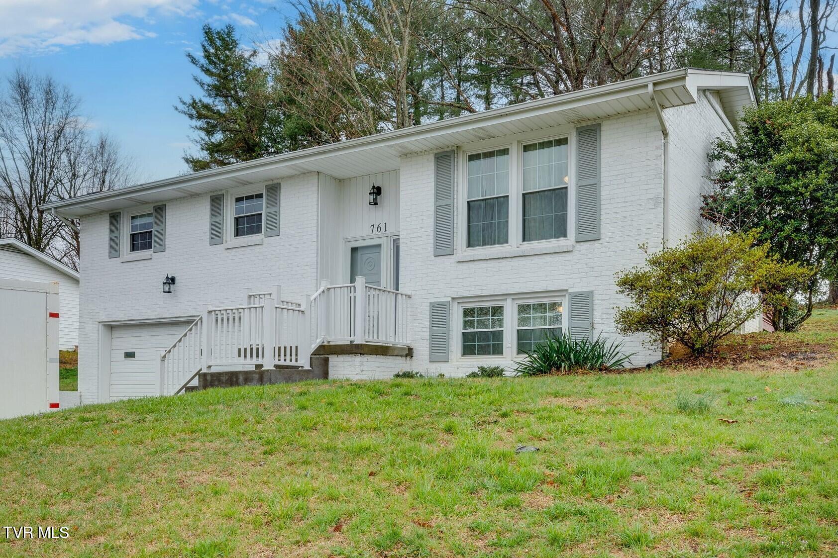 761 Meadowcrest Drive Property Photo
