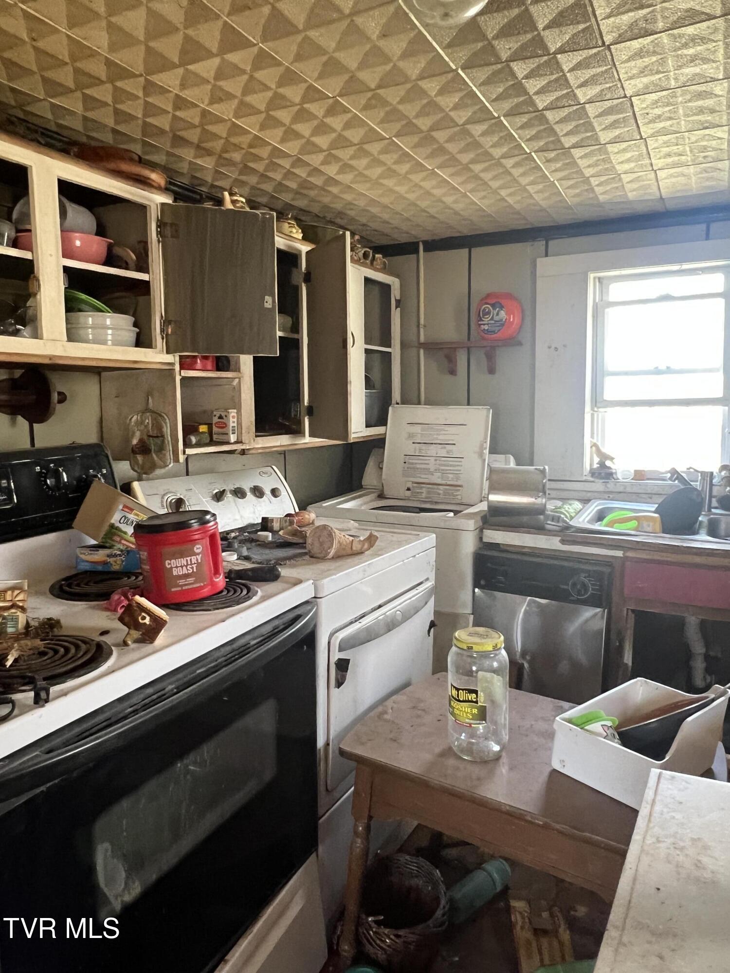 225 Georgia Street Property Photo 7