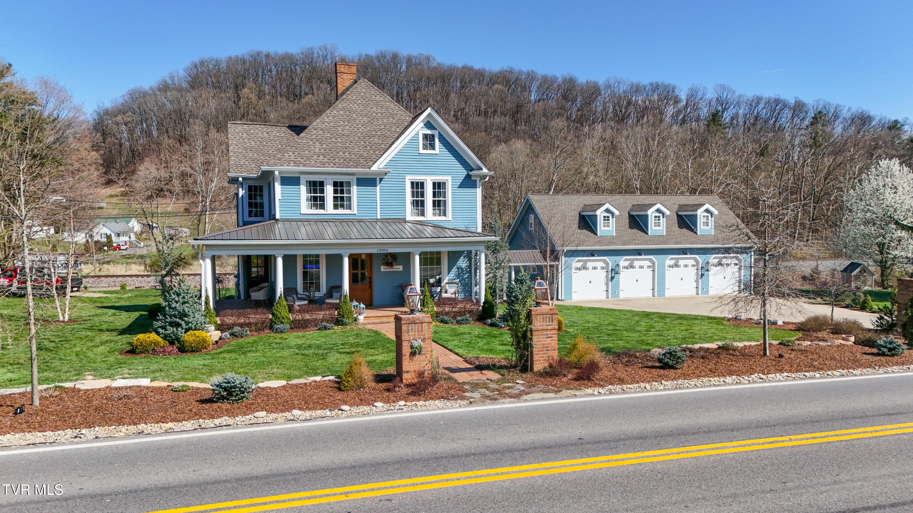 13084 Wallace Pike Property Photo 3