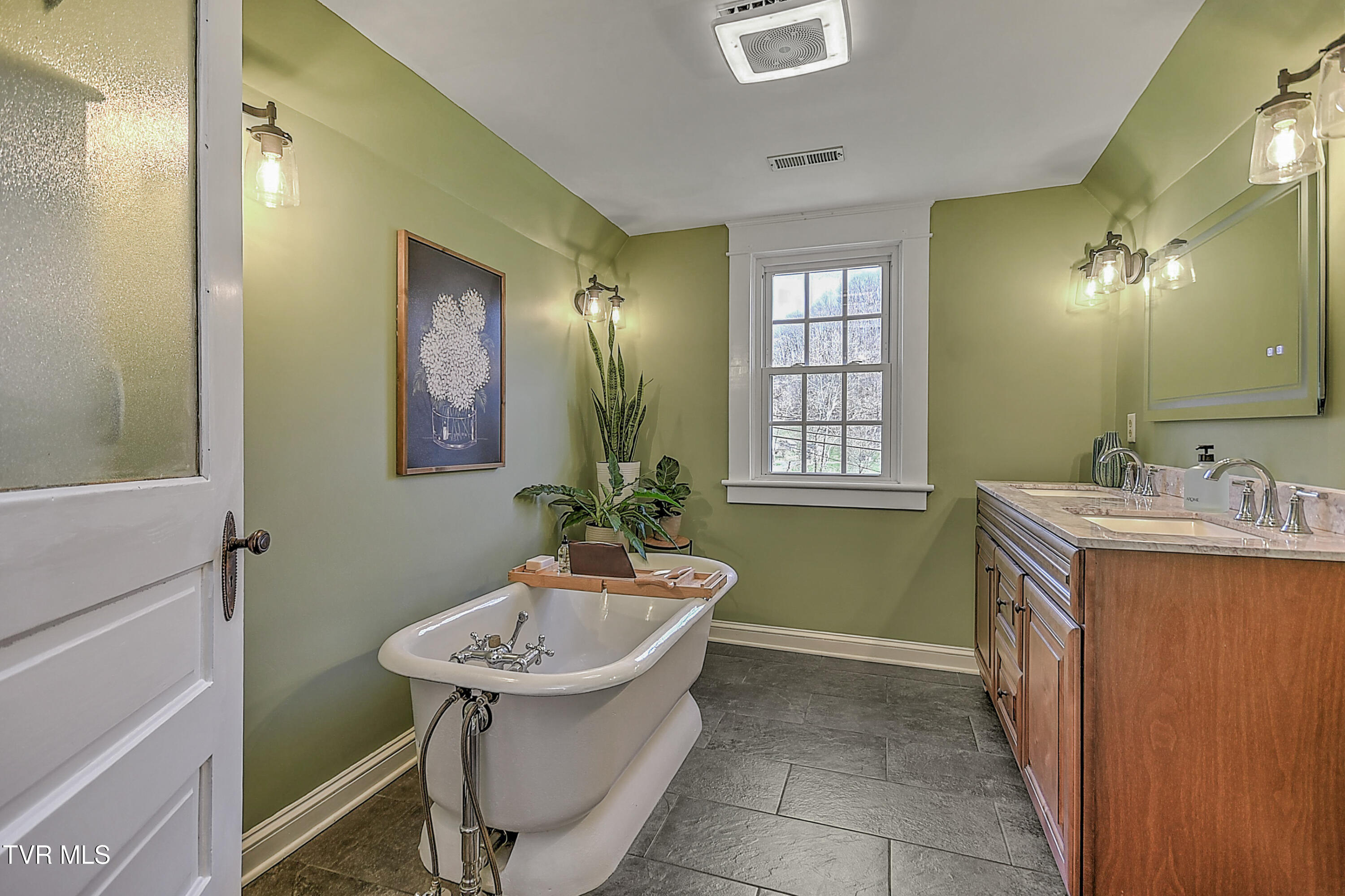 13084 Wallace Pike Property Photo 16