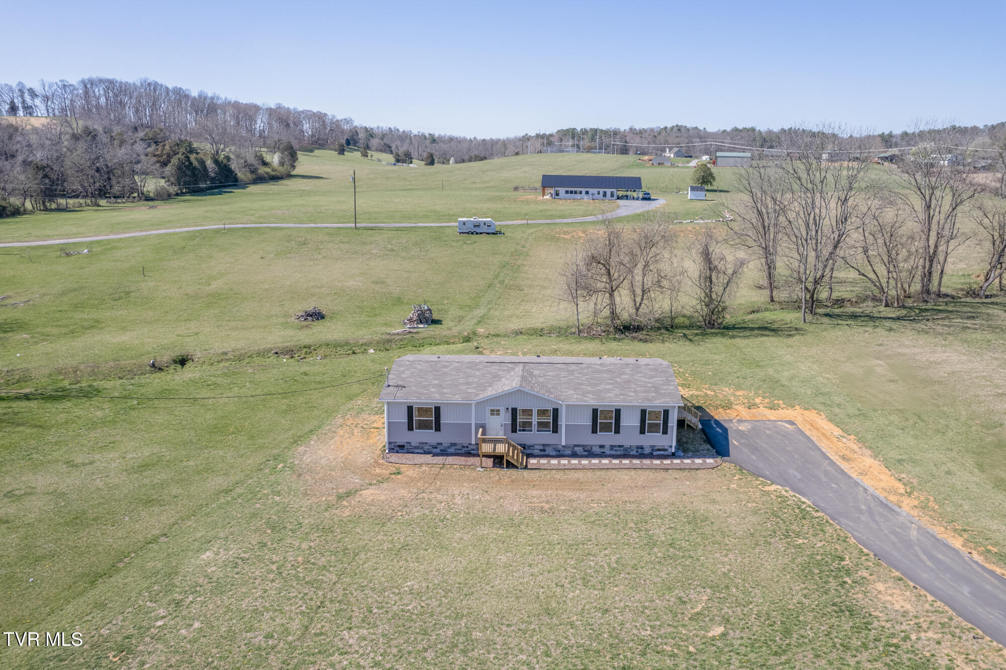 4508 Weaver Pike Property Photo 1