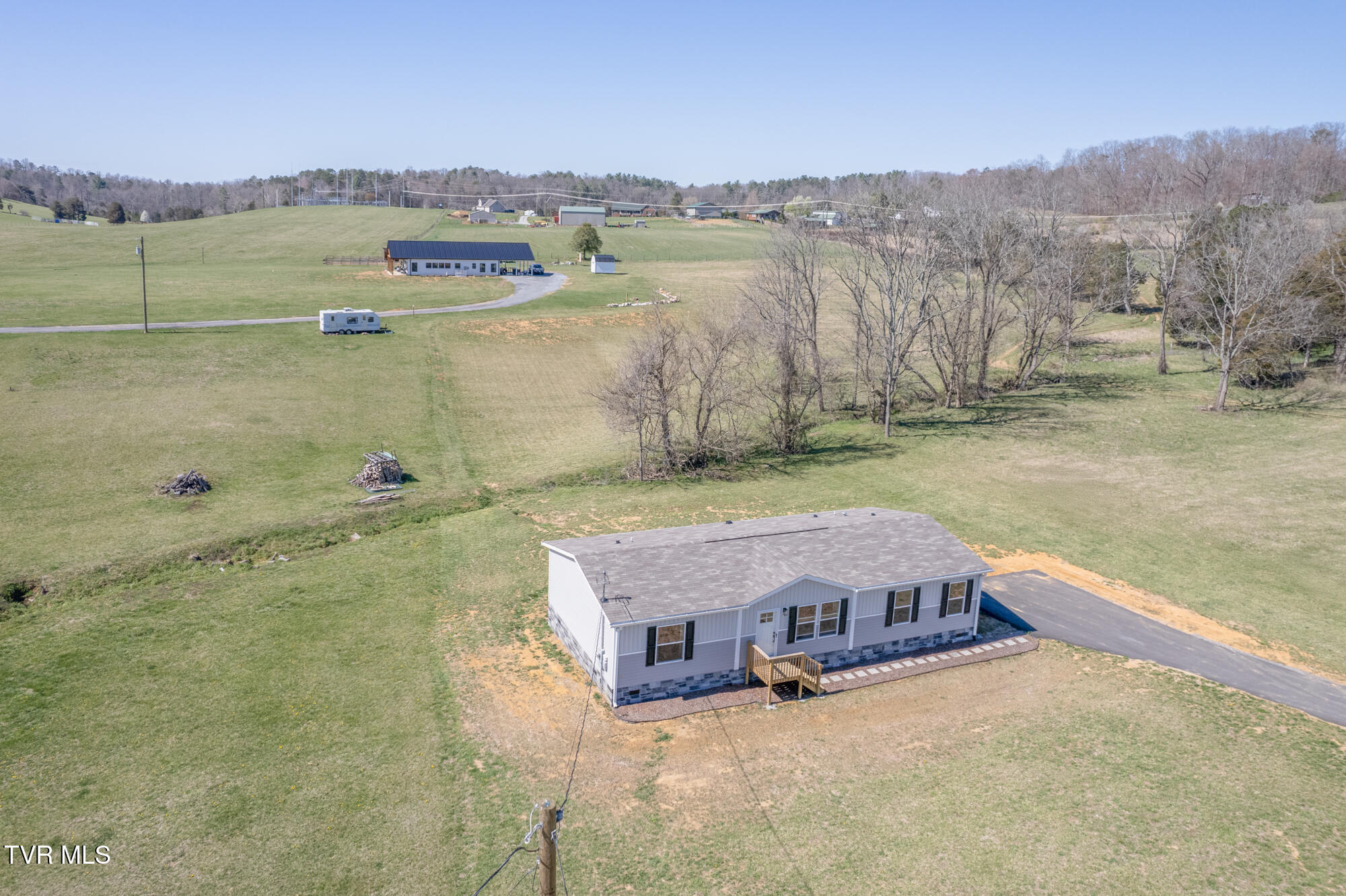 4508 Weaver Pike Property Photo 2