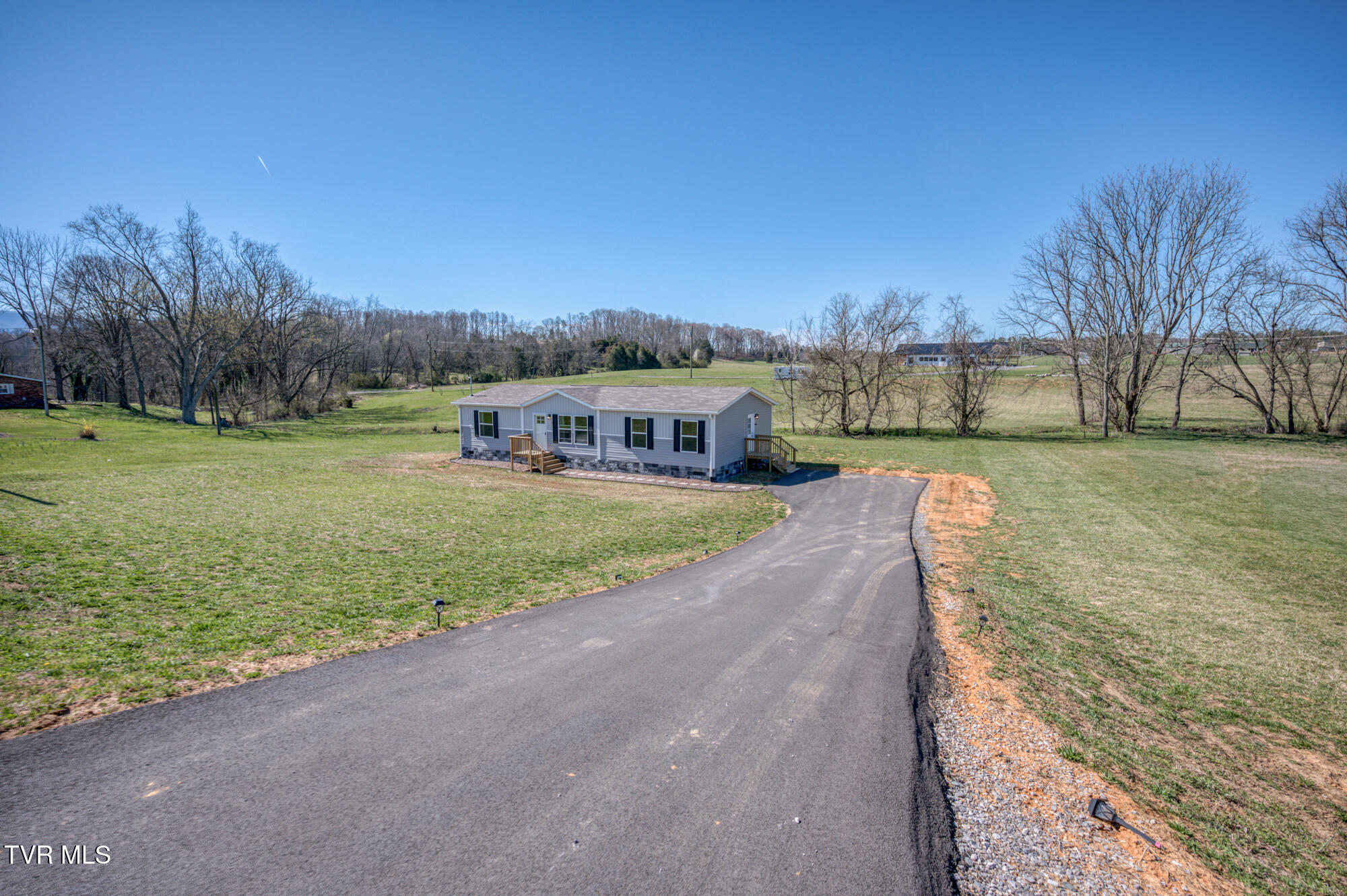 4508 Weaver Pike Property Photo 5