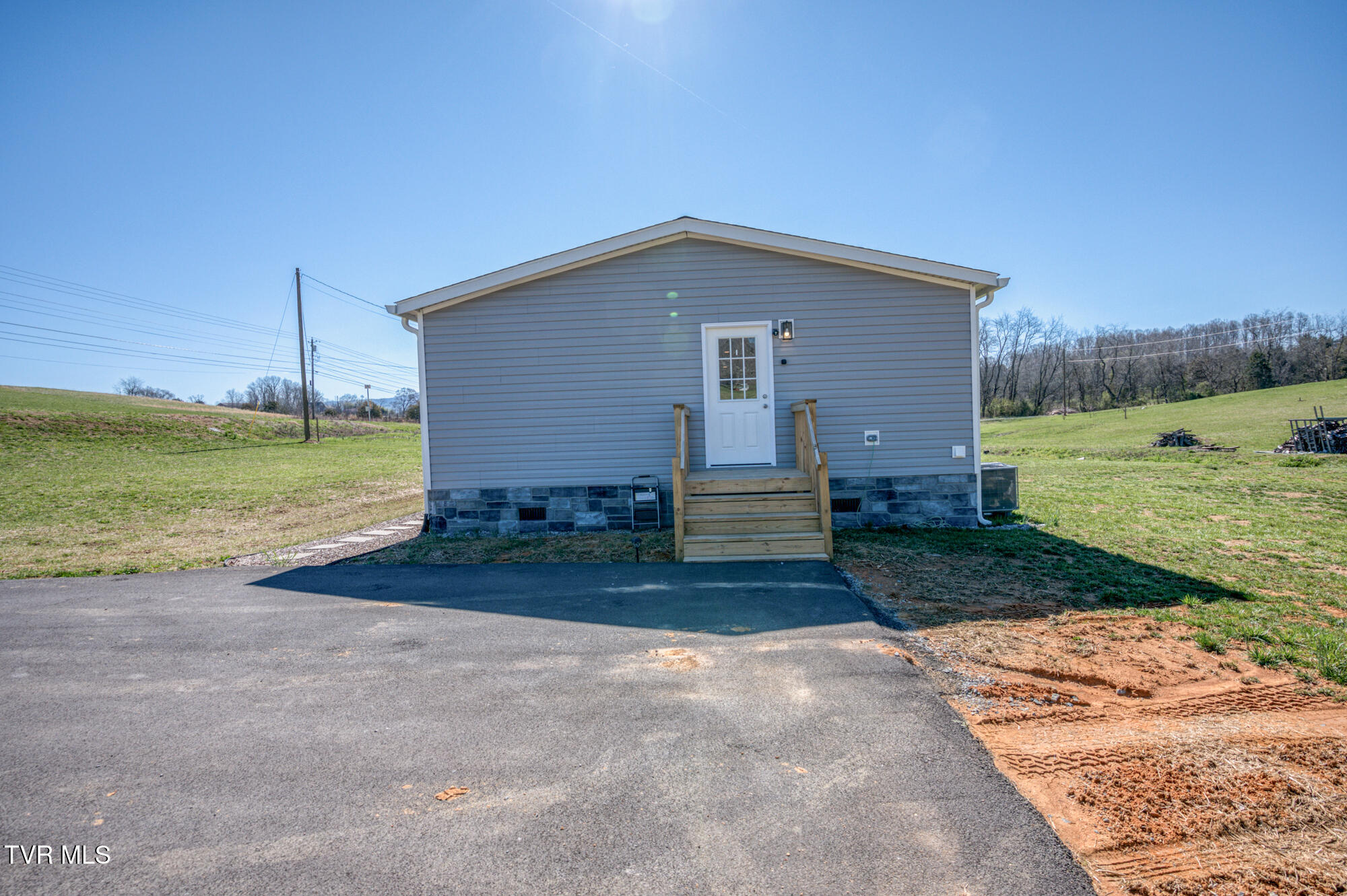4508 Weaver Pike Property Photo 7