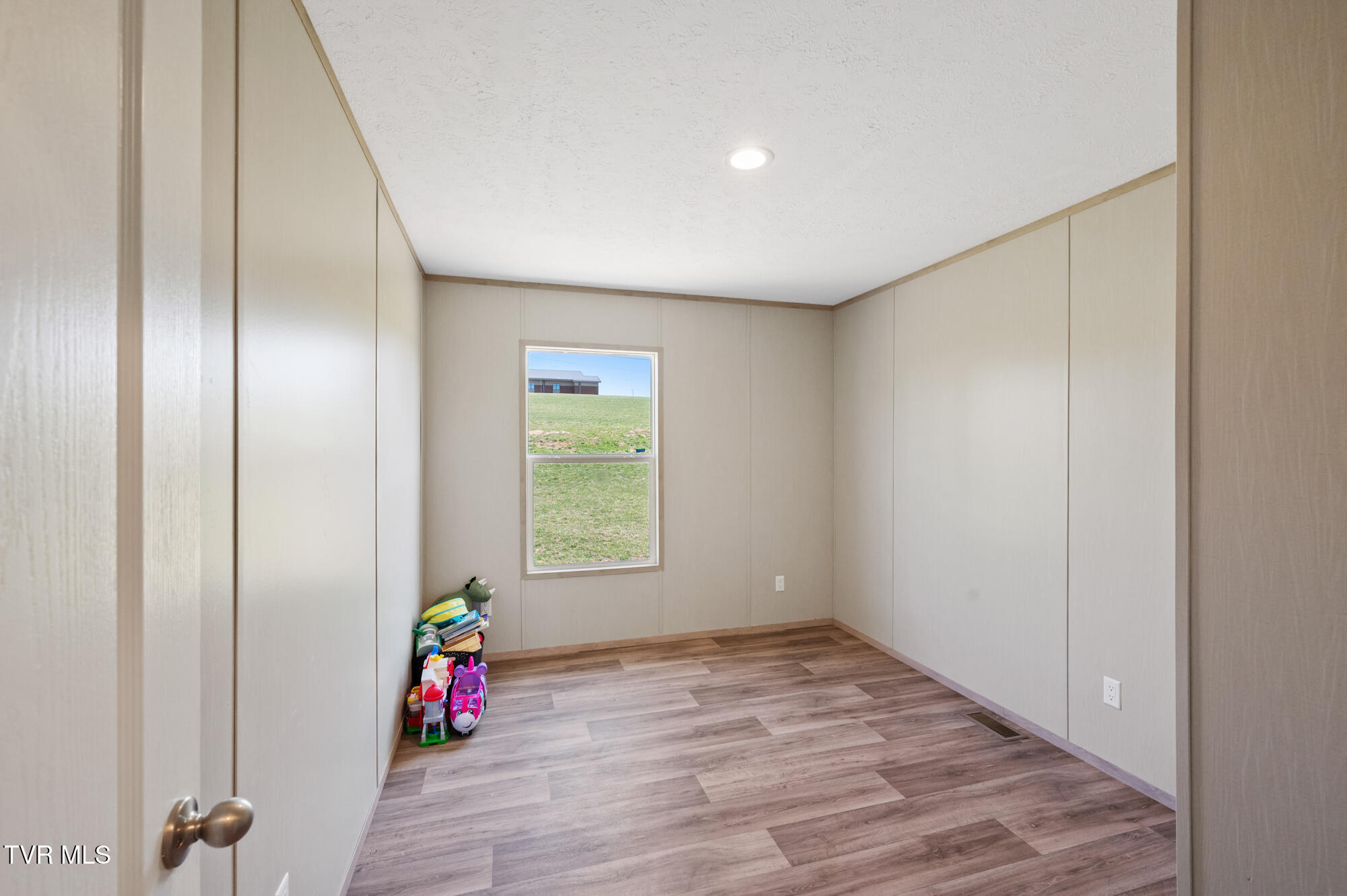 4508 Weaver Pike Property Photo 20
