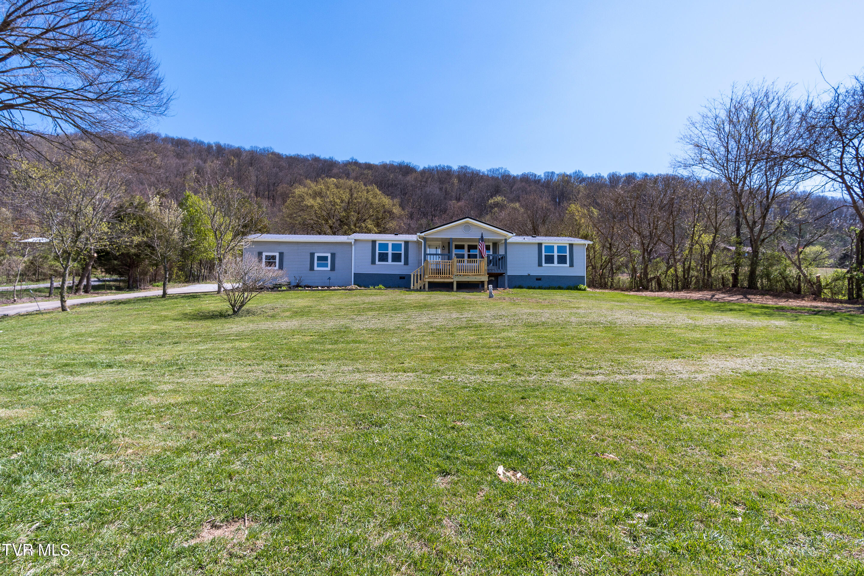 1400 West Pines Road Property Photo 1