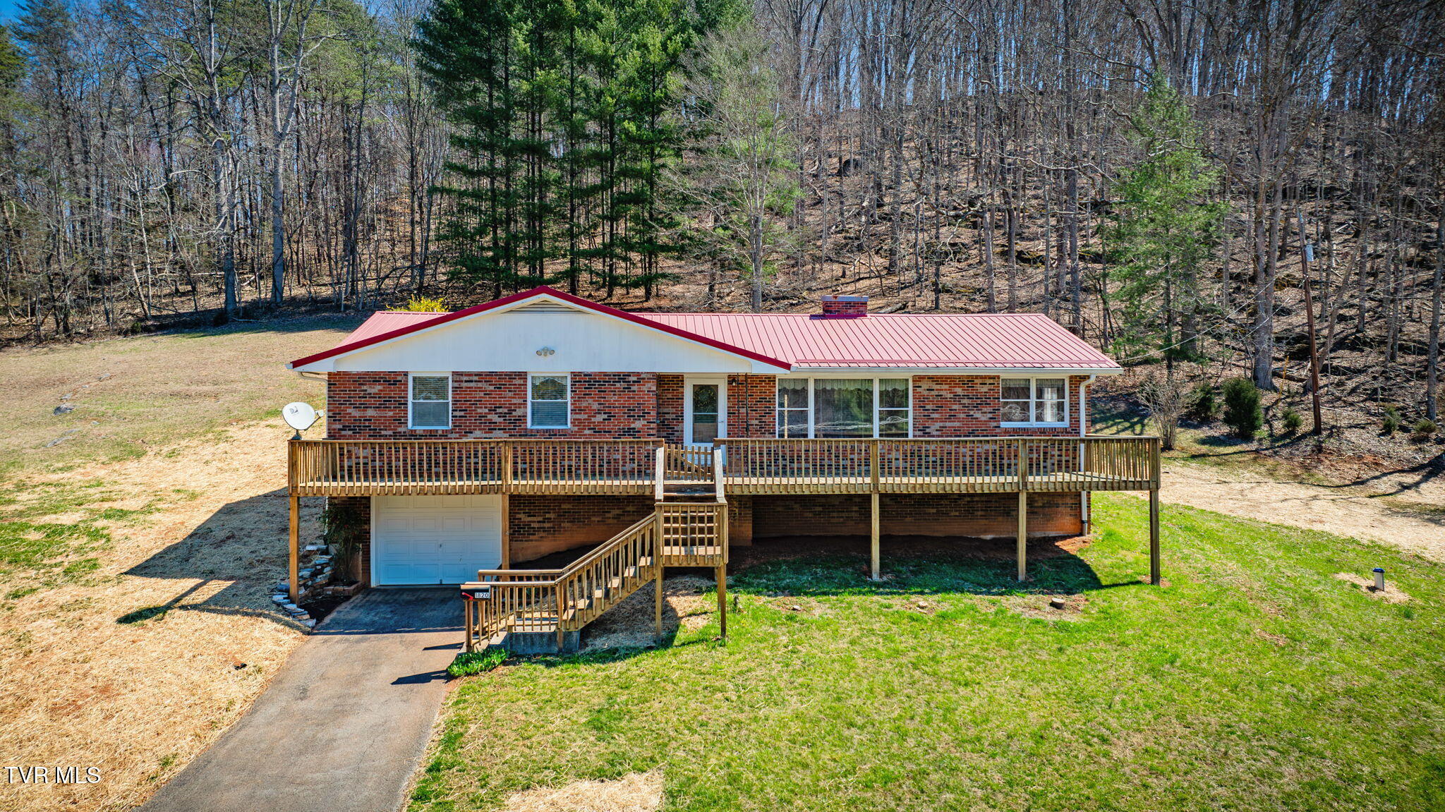 1820 Veterans Memorial Highway Property Photo 1