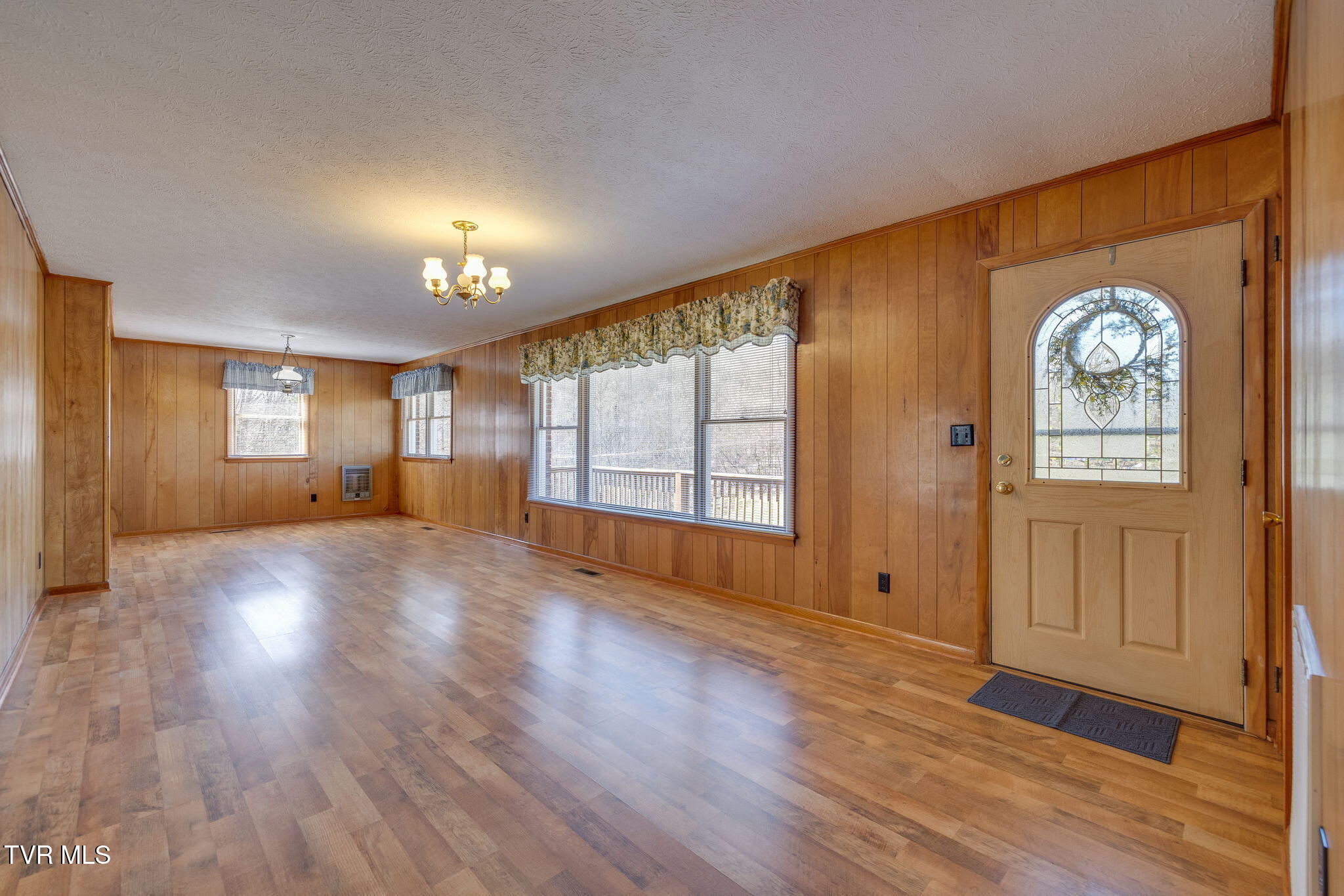 1820 Veterans Memorial Highway Property Photo 6
